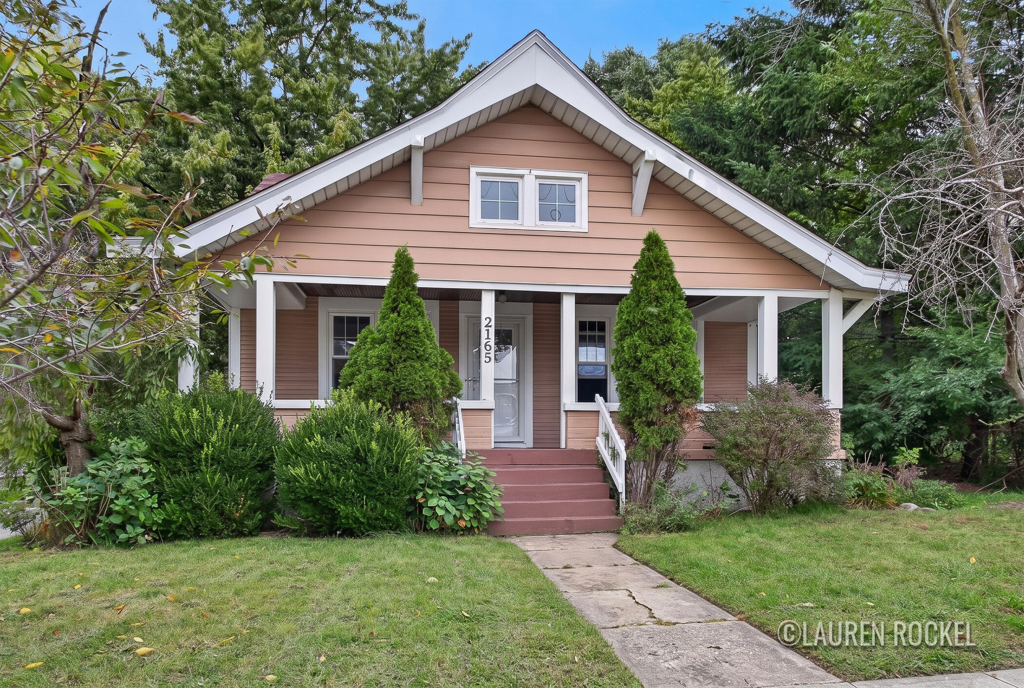 2165 Lee Street Sw Property Photo 1