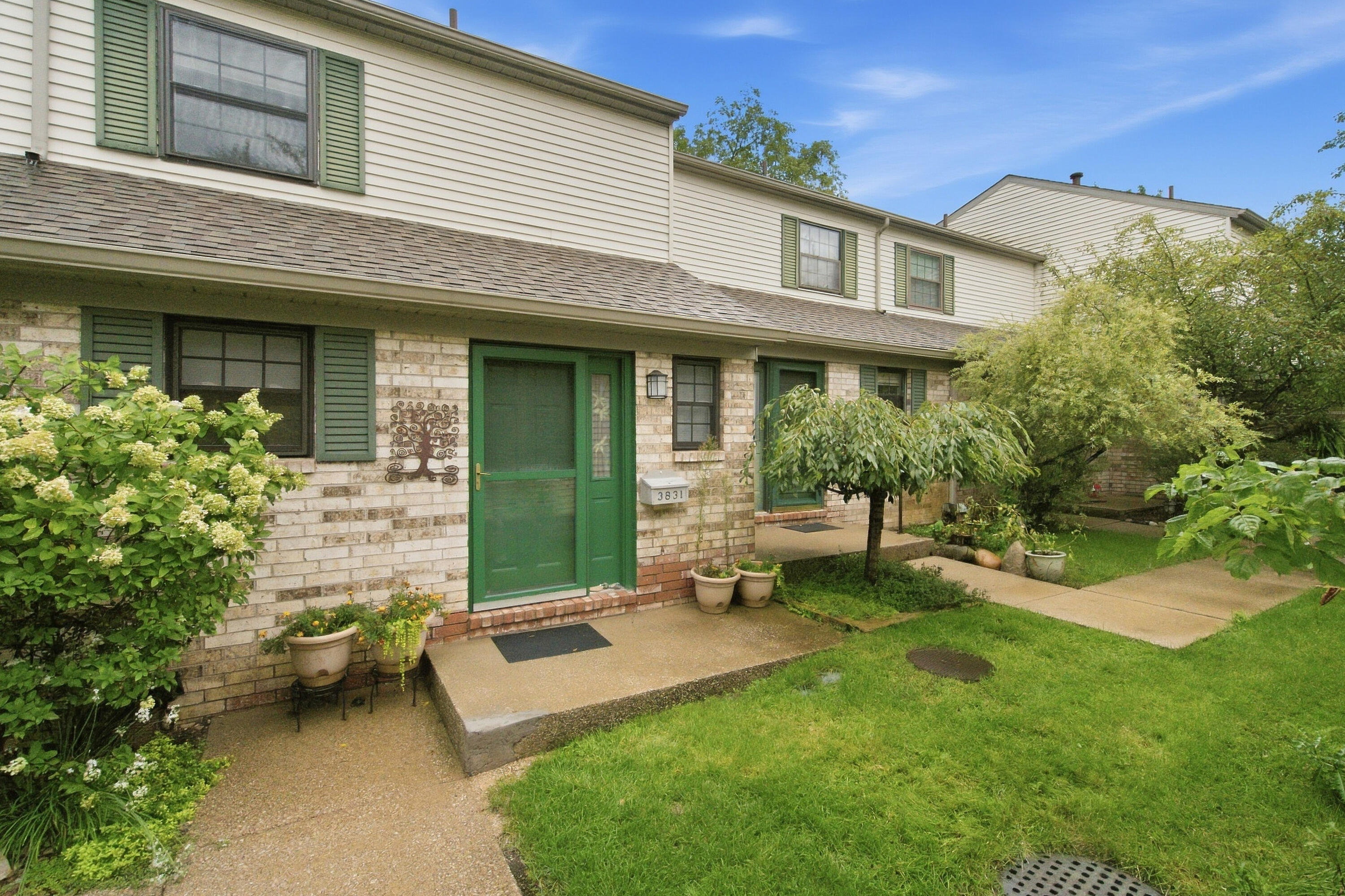 3831 Greenleaf Circle Property Photo 1