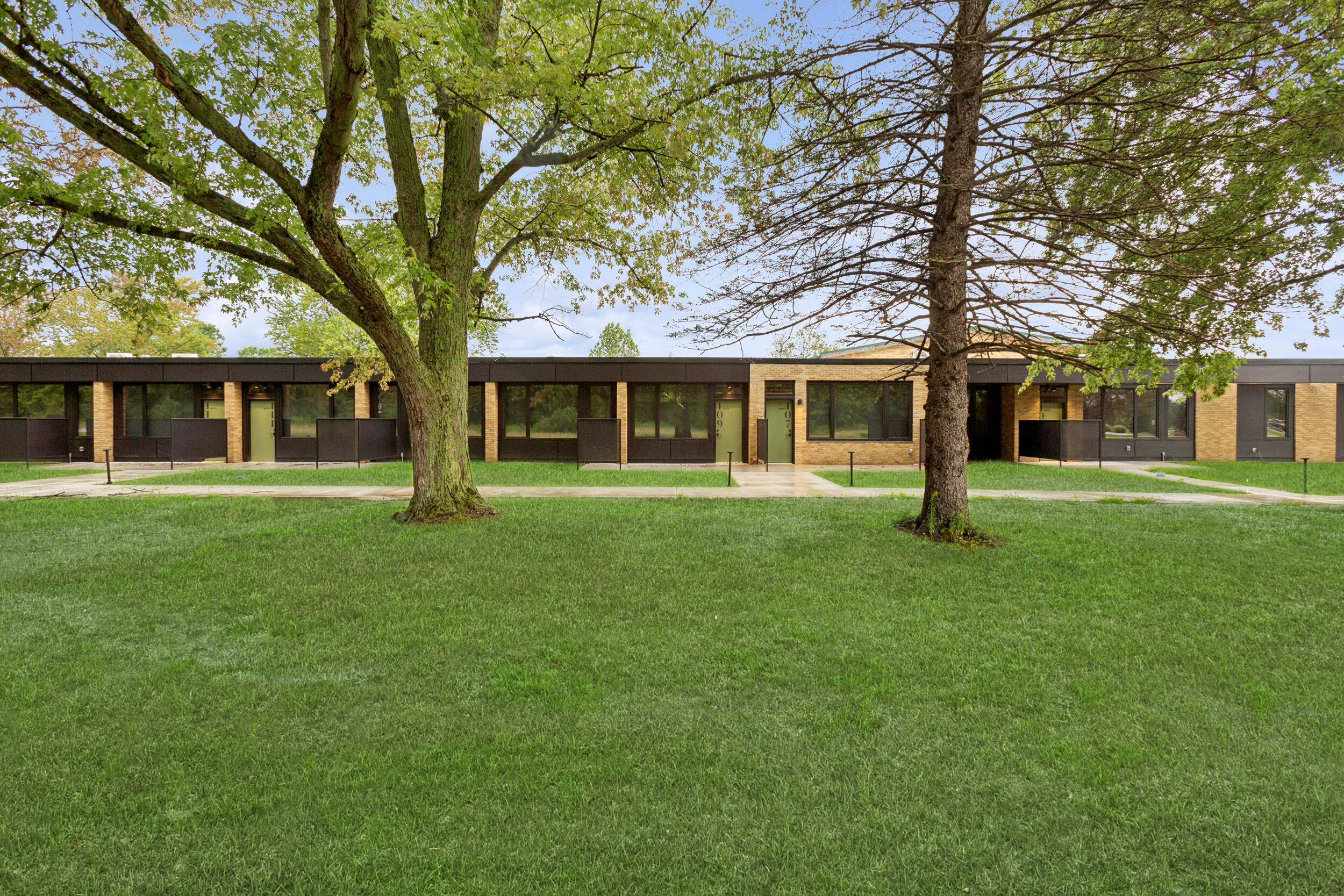 13742 Three Oaks Road 101-n Property Photo 27
