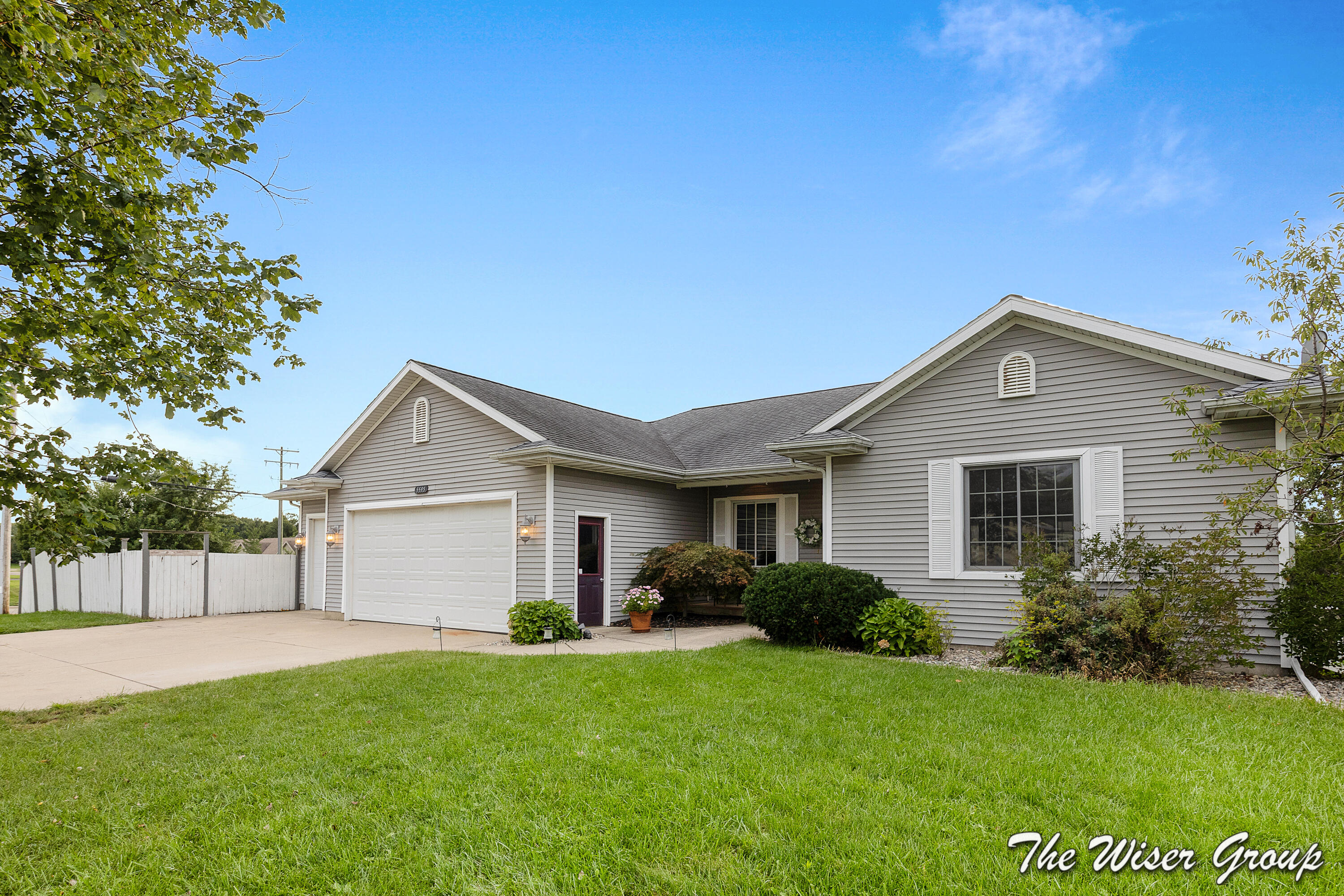 5595 Fieldstone Drive Sw Property Photo 1