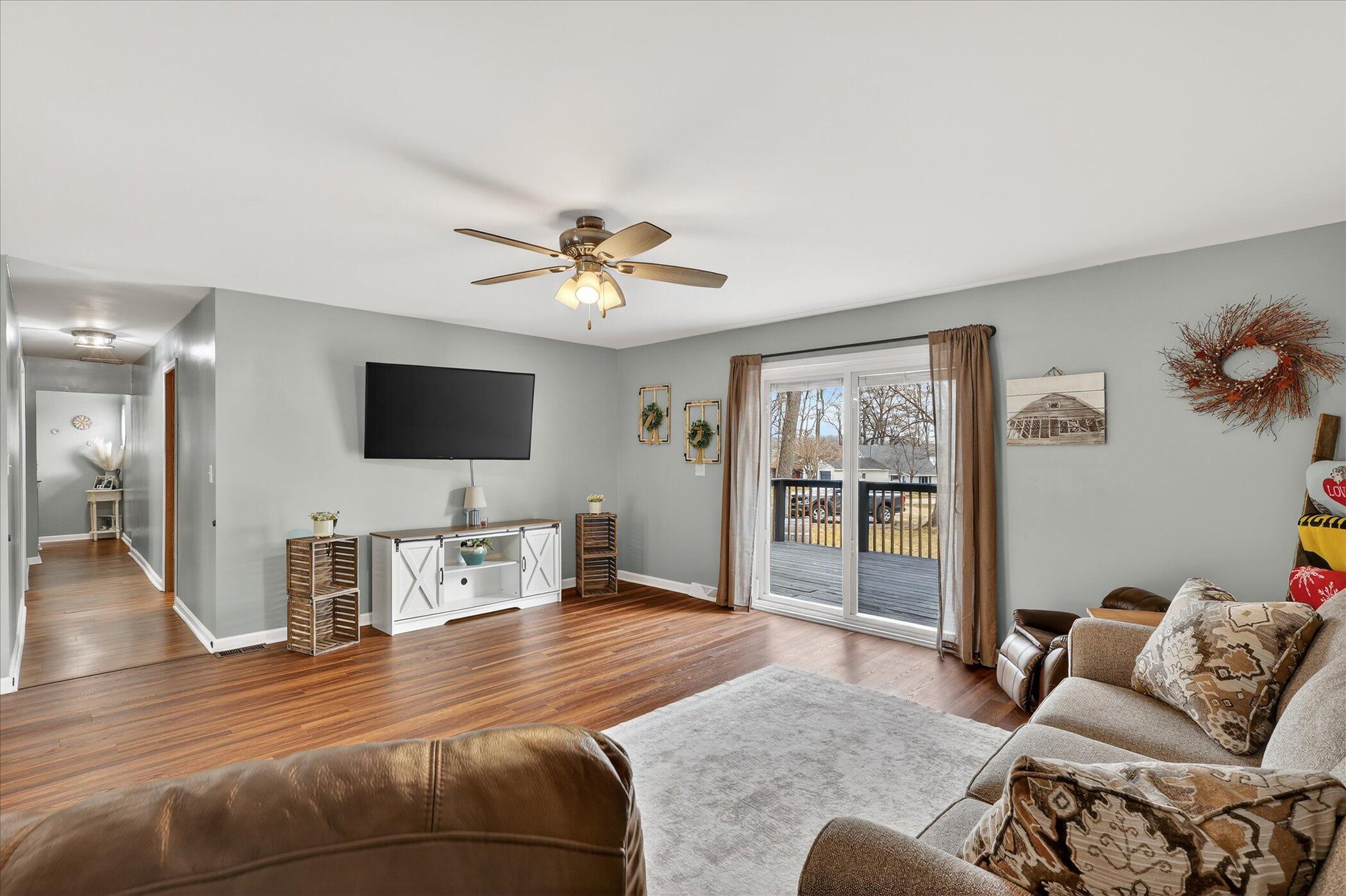 6633 Birchshore Drive Property Photo 4