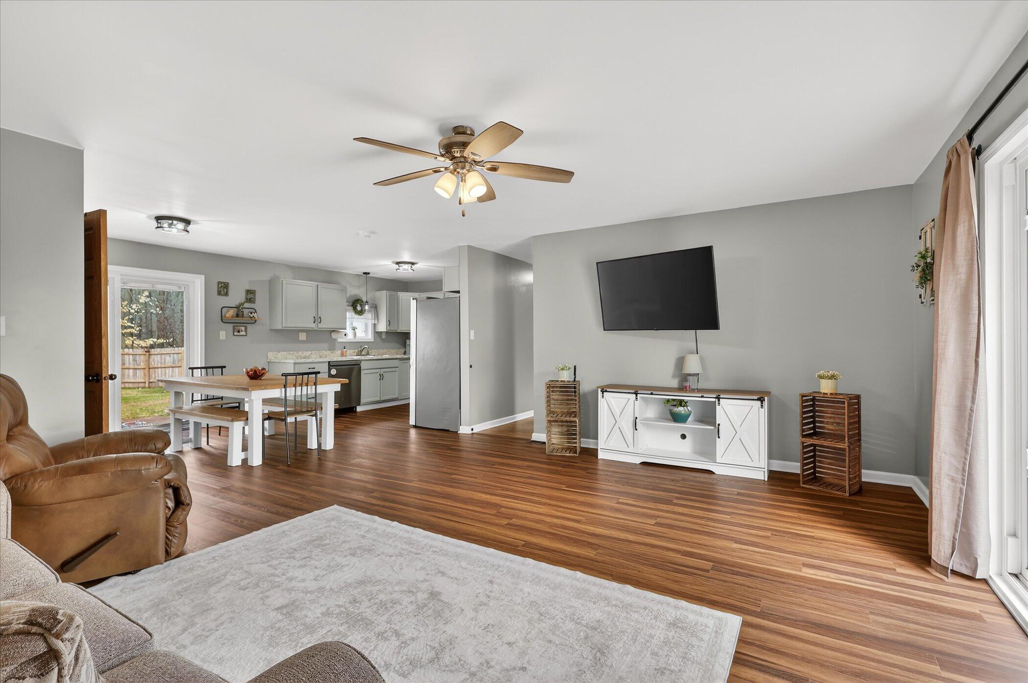 6633 Birchshore Drive Property Photo 8