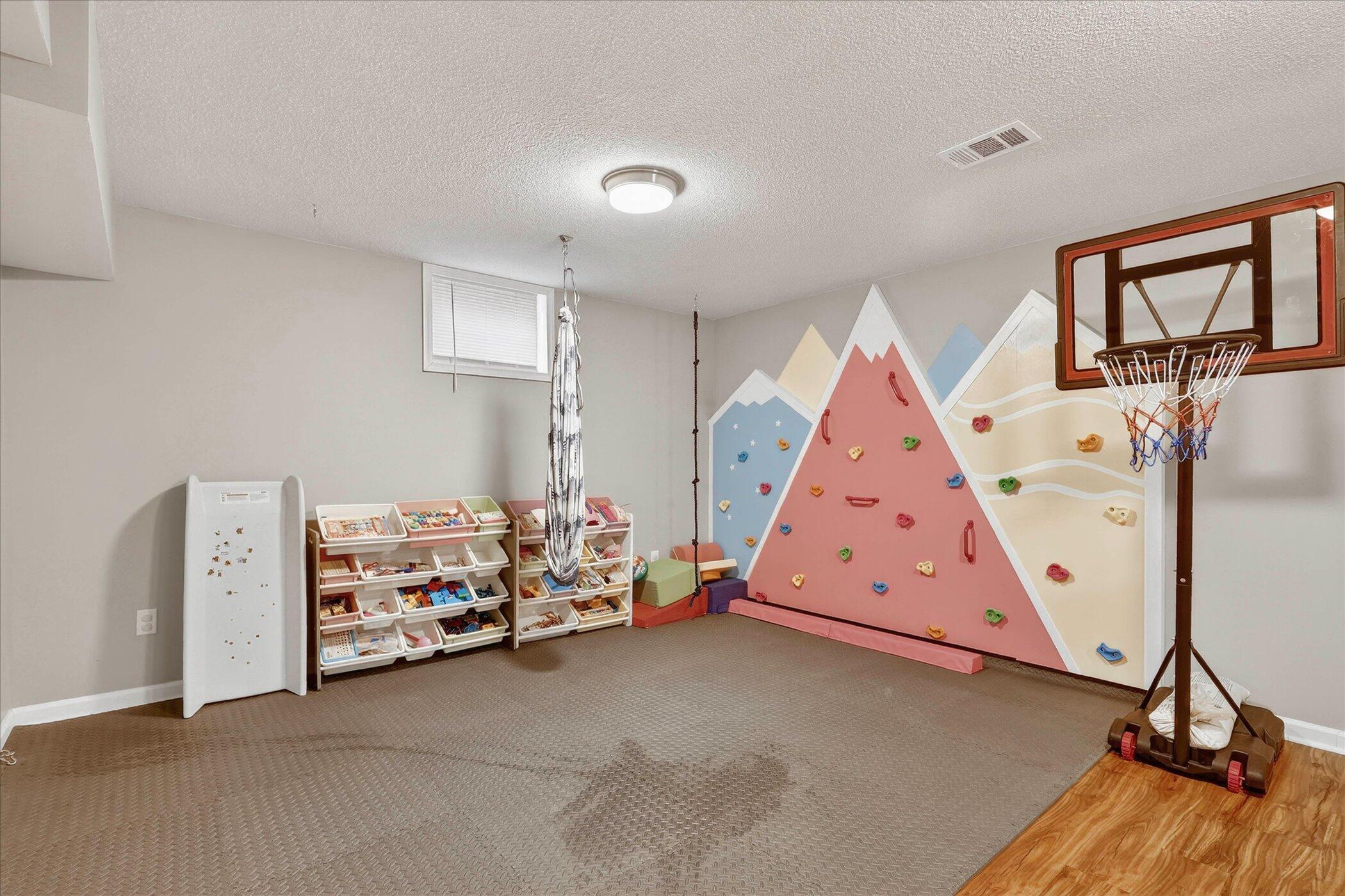 6633 Birchshore Drive Property Photo 31