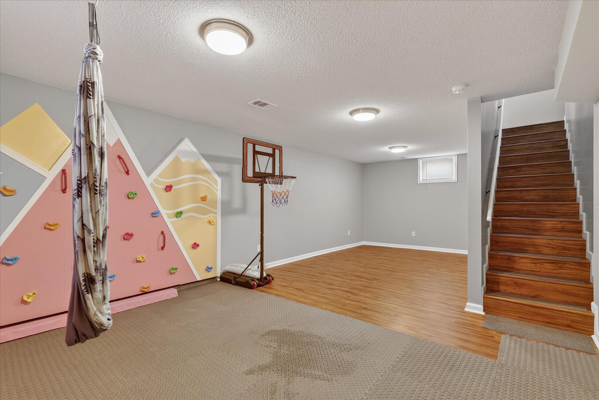 6633 Birchshore Drive Property Photo 32