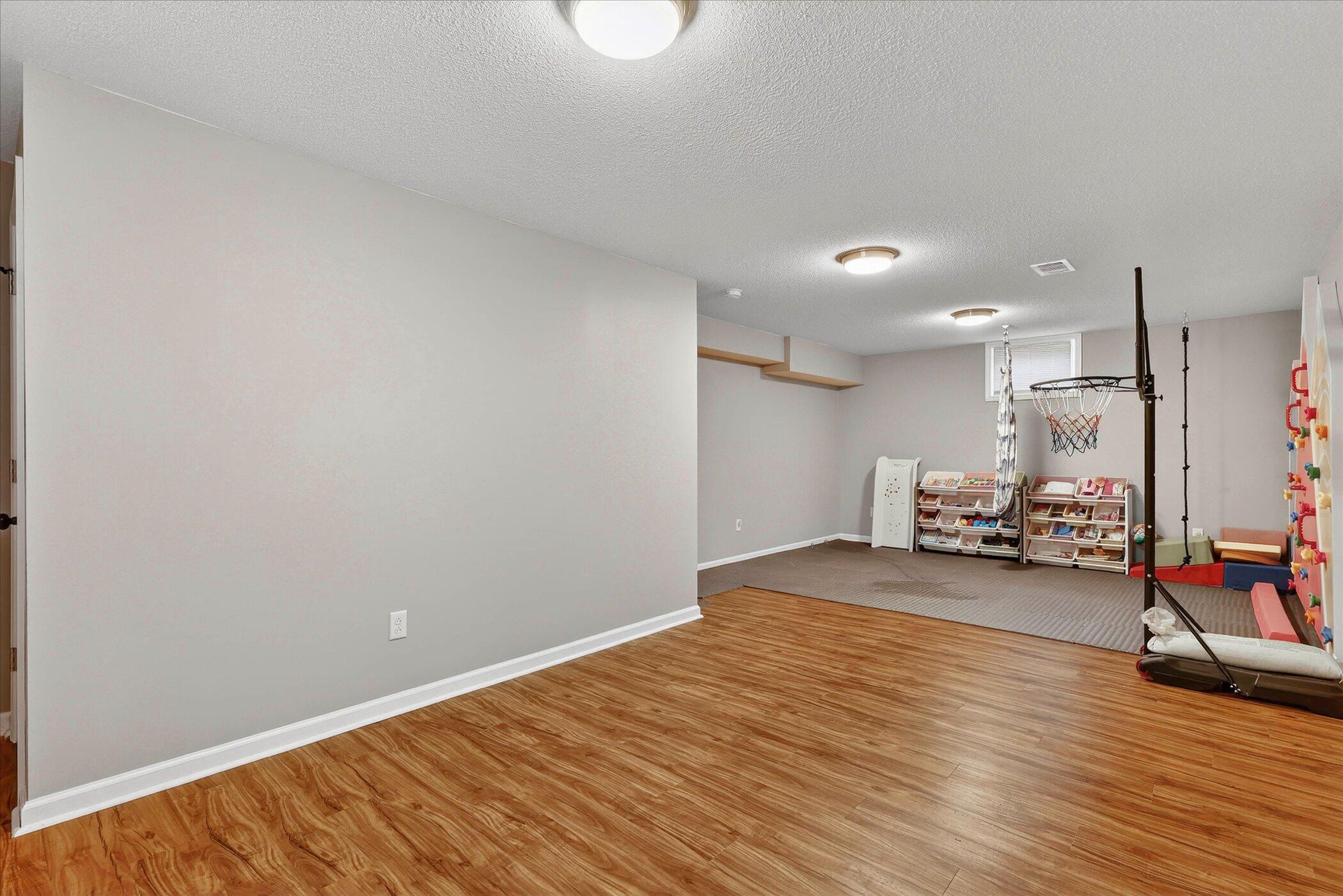 6633 Birchshore Drive Property Photo 33