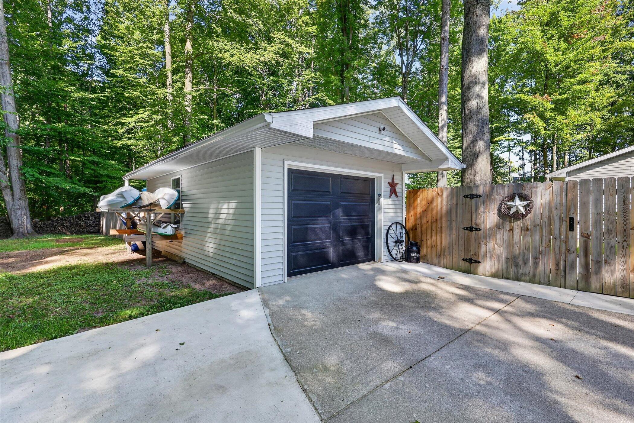 6633 Birchshore Drive Property Photo 37