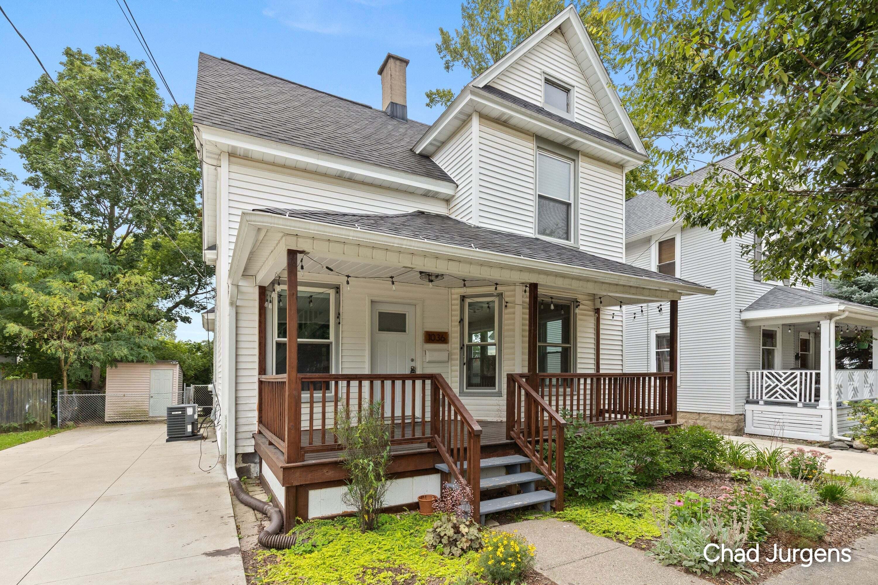 1036 Fairmount Street Se Property Photo 1