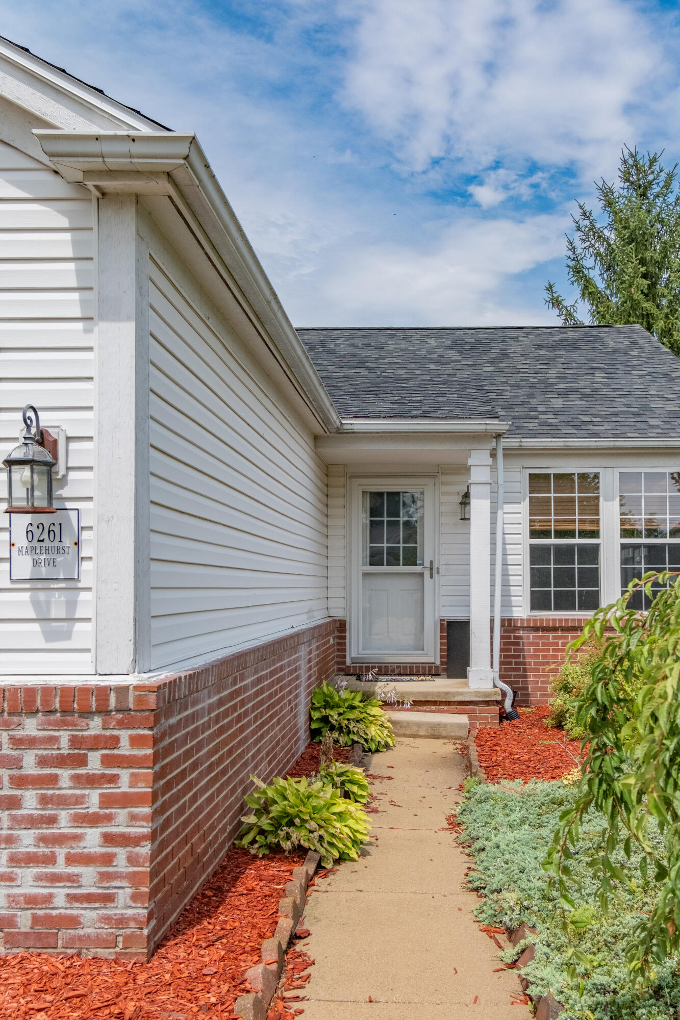 6261 Maplehurst Drive Property Photo 4