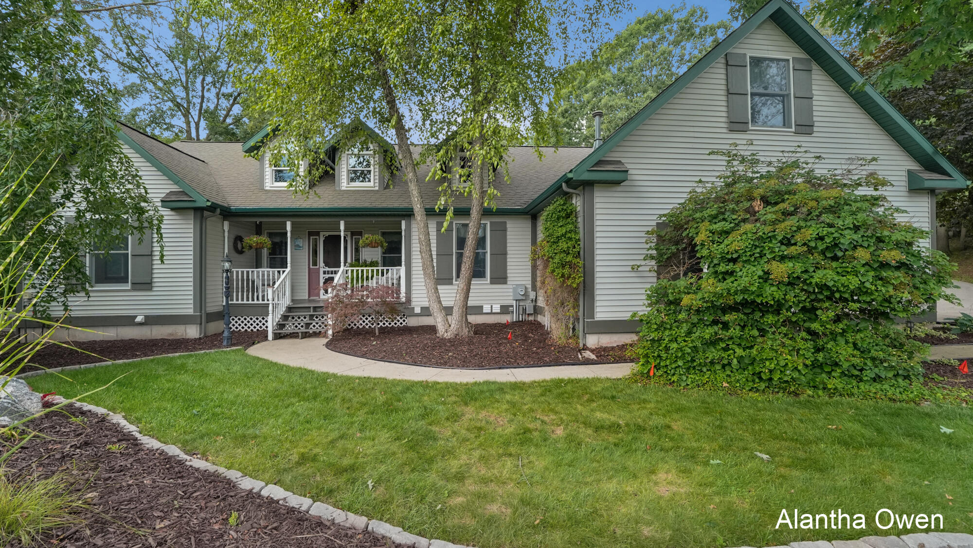 18443 Iroquois Drive Property Photo 1