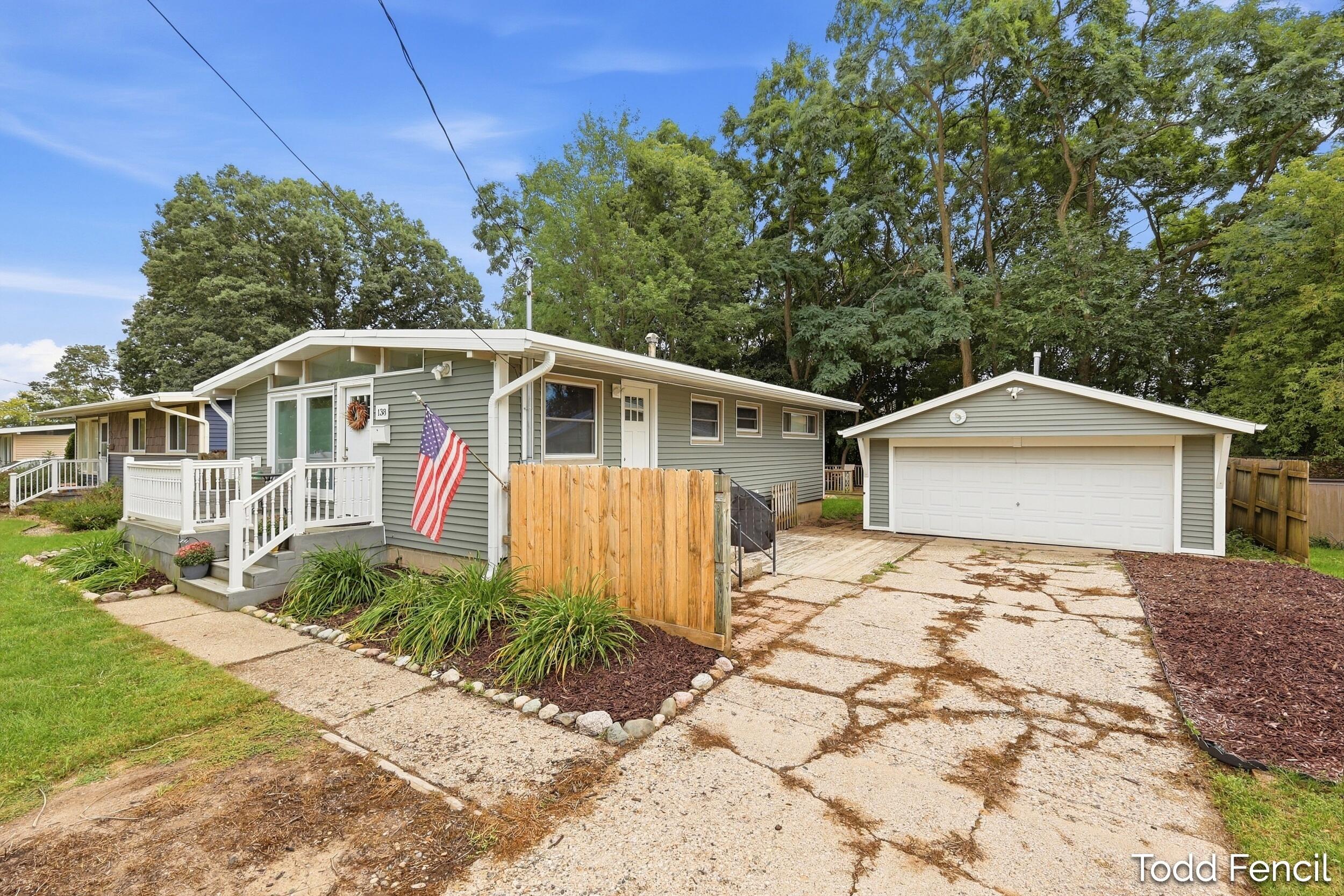 138 Highland Drive Ne Property Photo 1