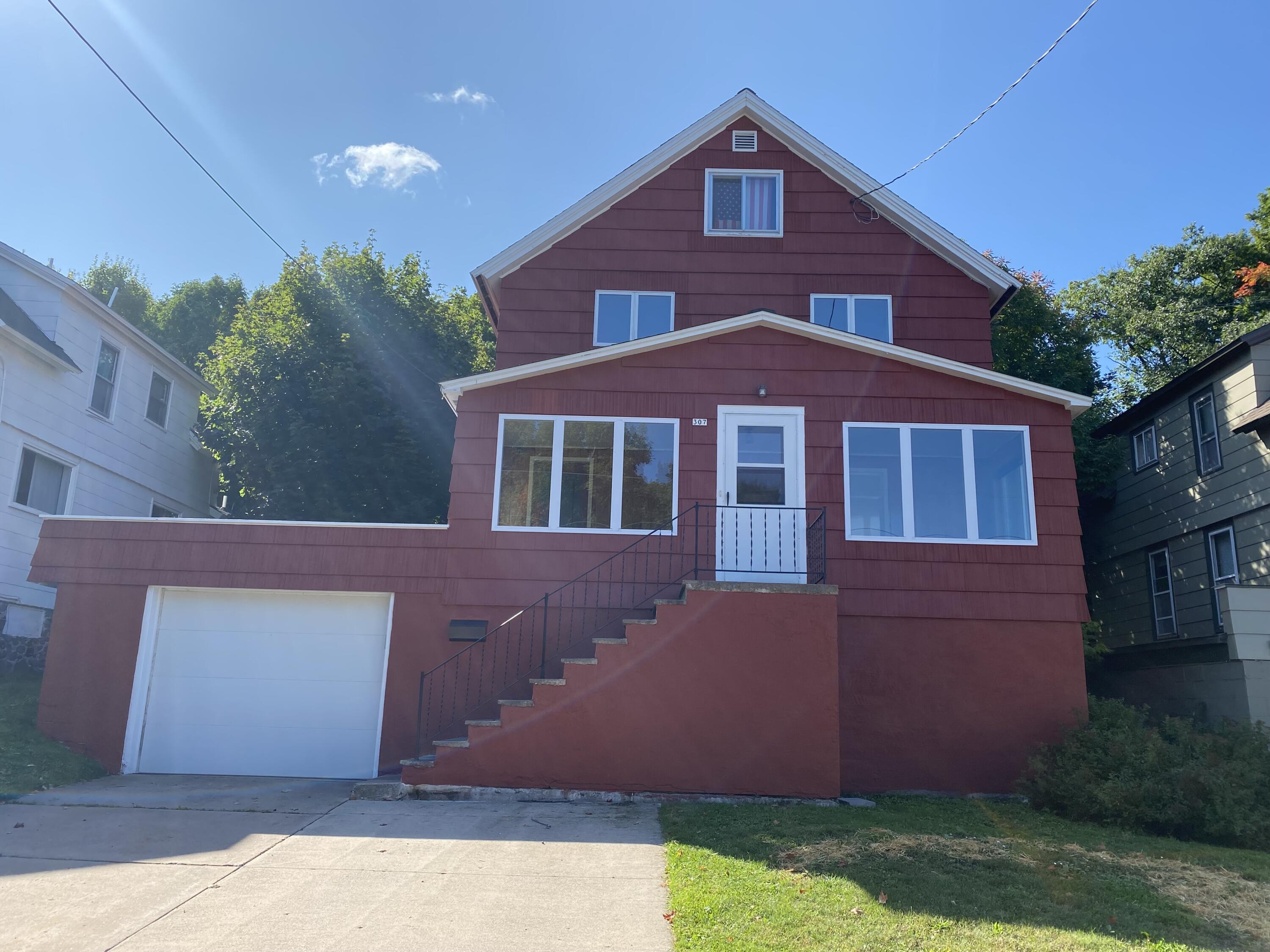 307 Calverley Avenue Property Photo 1