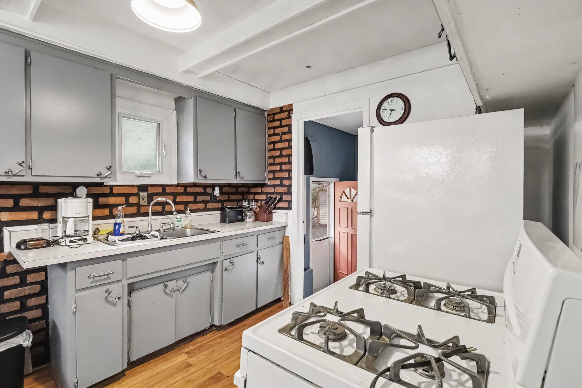 30925 Beverly Road Property Photo 11
