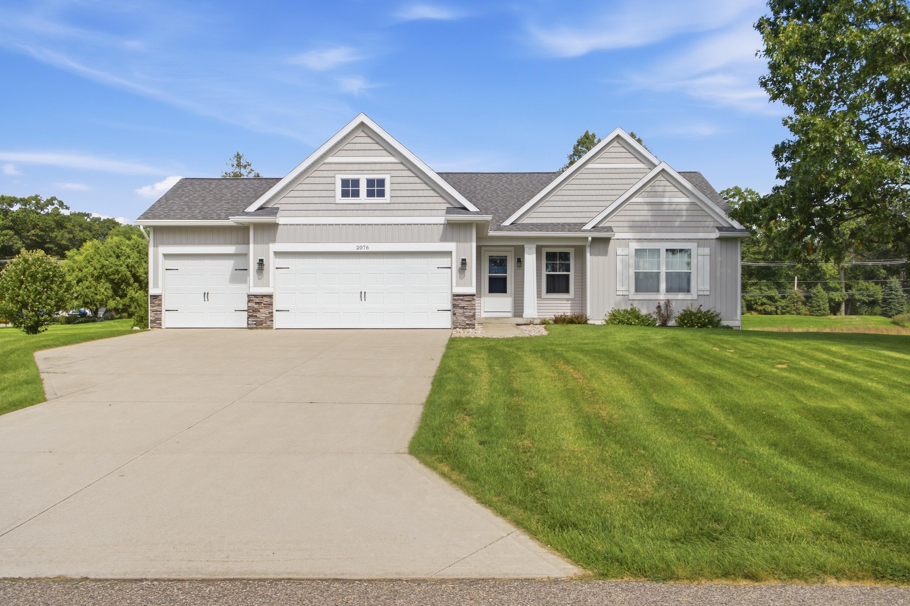 2076 Poplar Court Property Photo 1