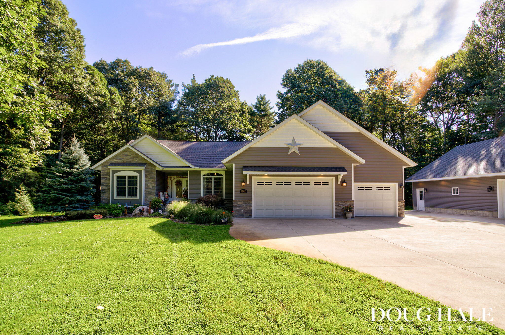 12860 Woodhaven Drive Property Photo 1