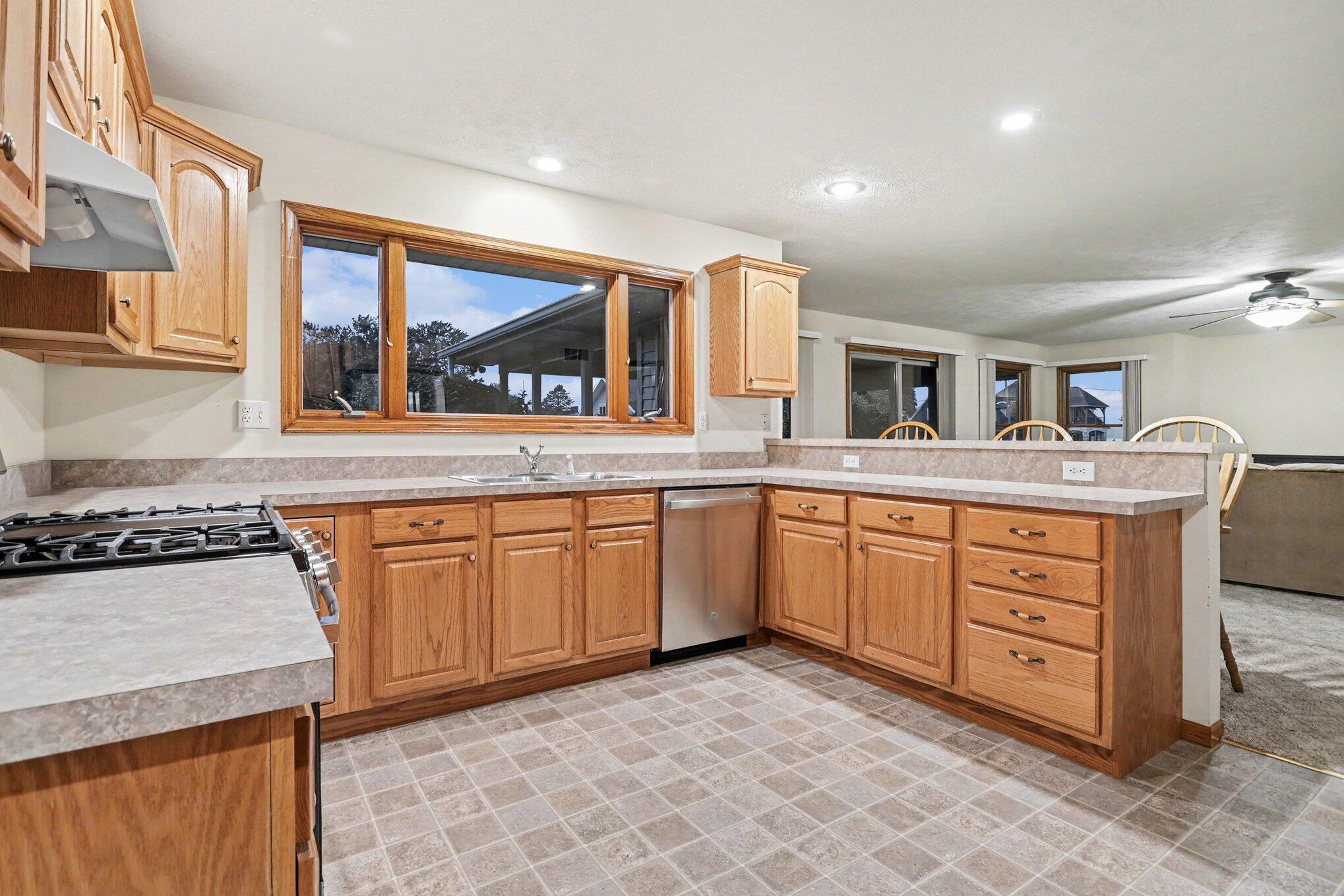 62546 Diamond View Drive Property Photo 28