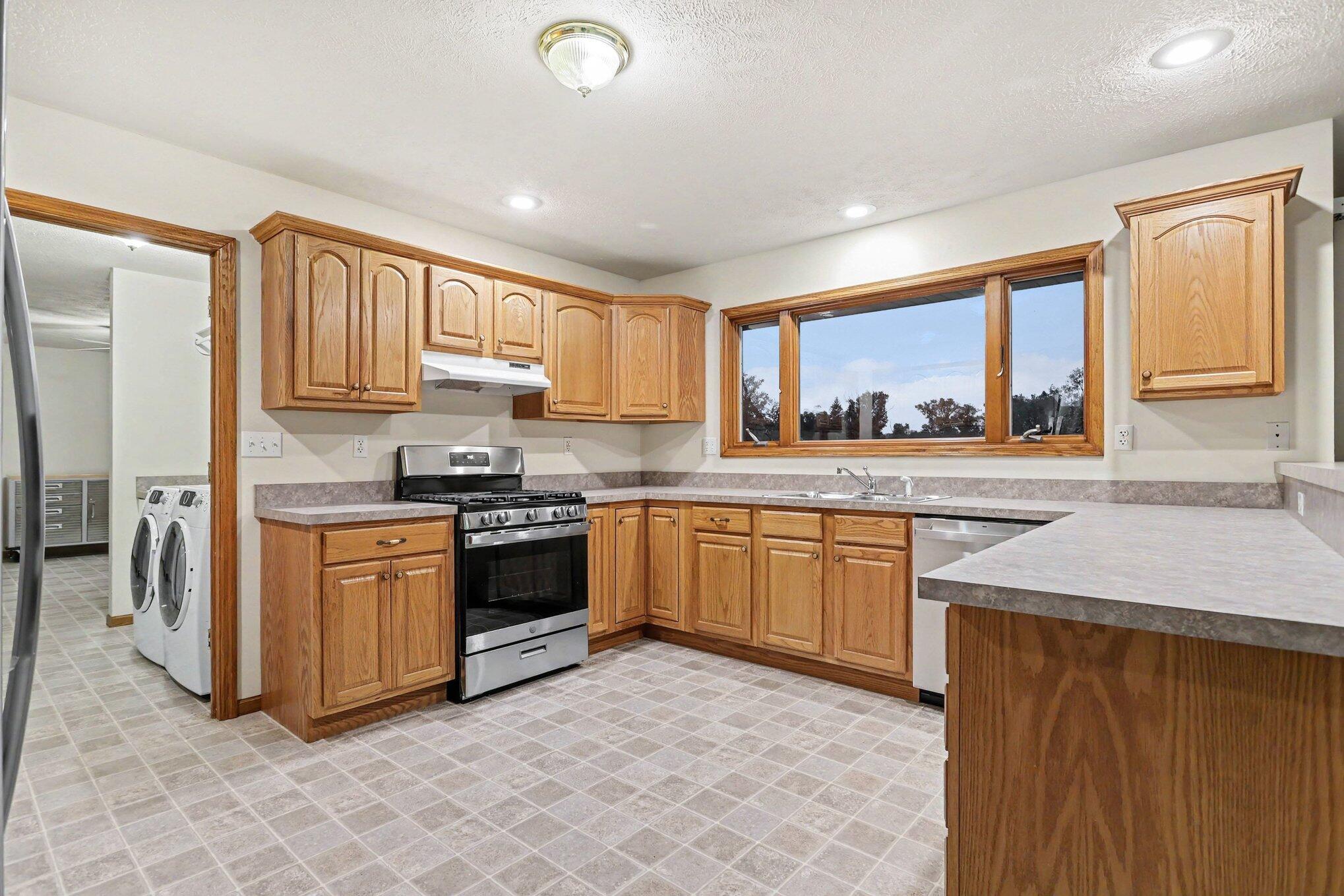 62546 Diamond View Drive Property Photo 29