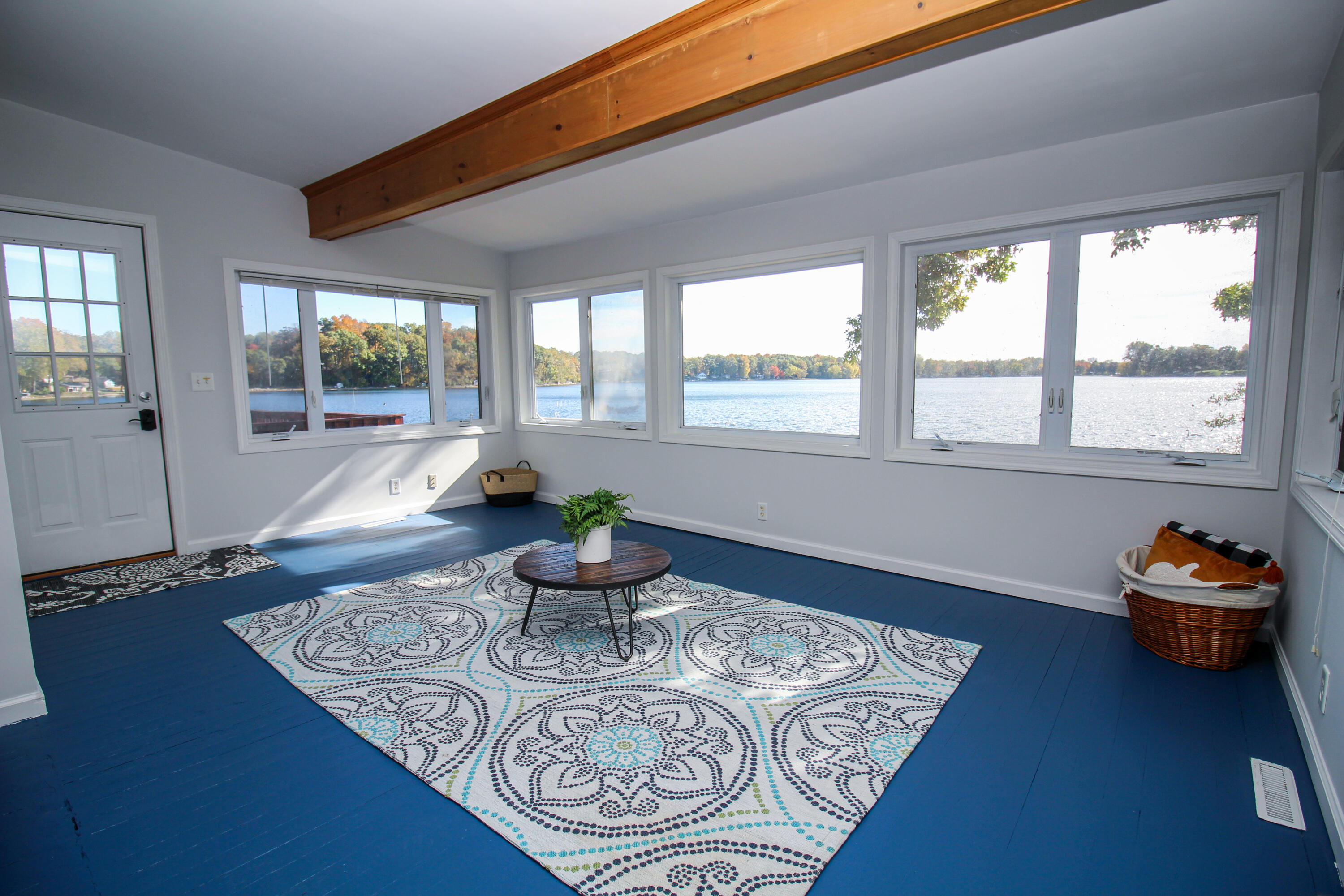 58463 Loop Road Property Photo 9