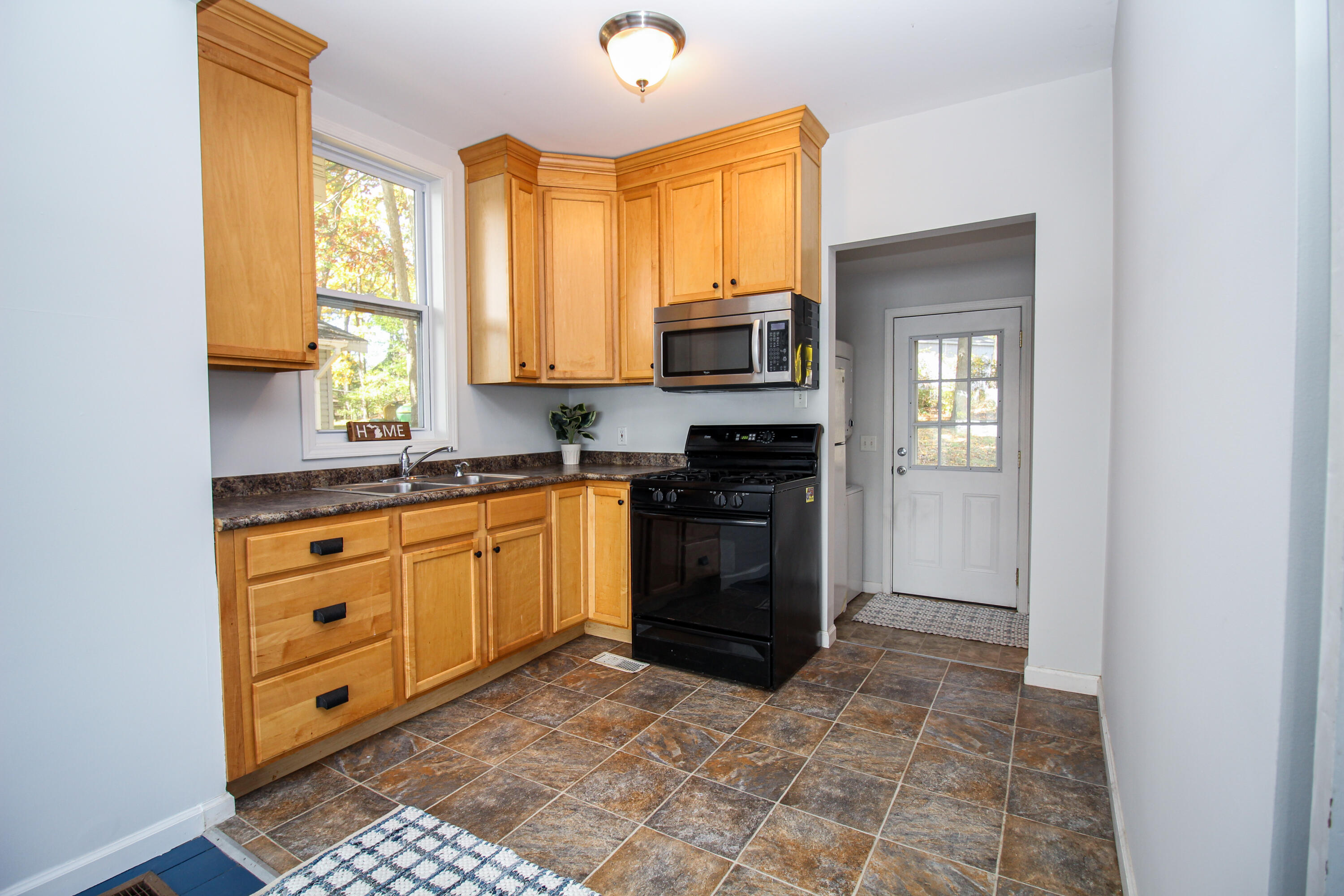 58463 Loop Road Property Photo 17
