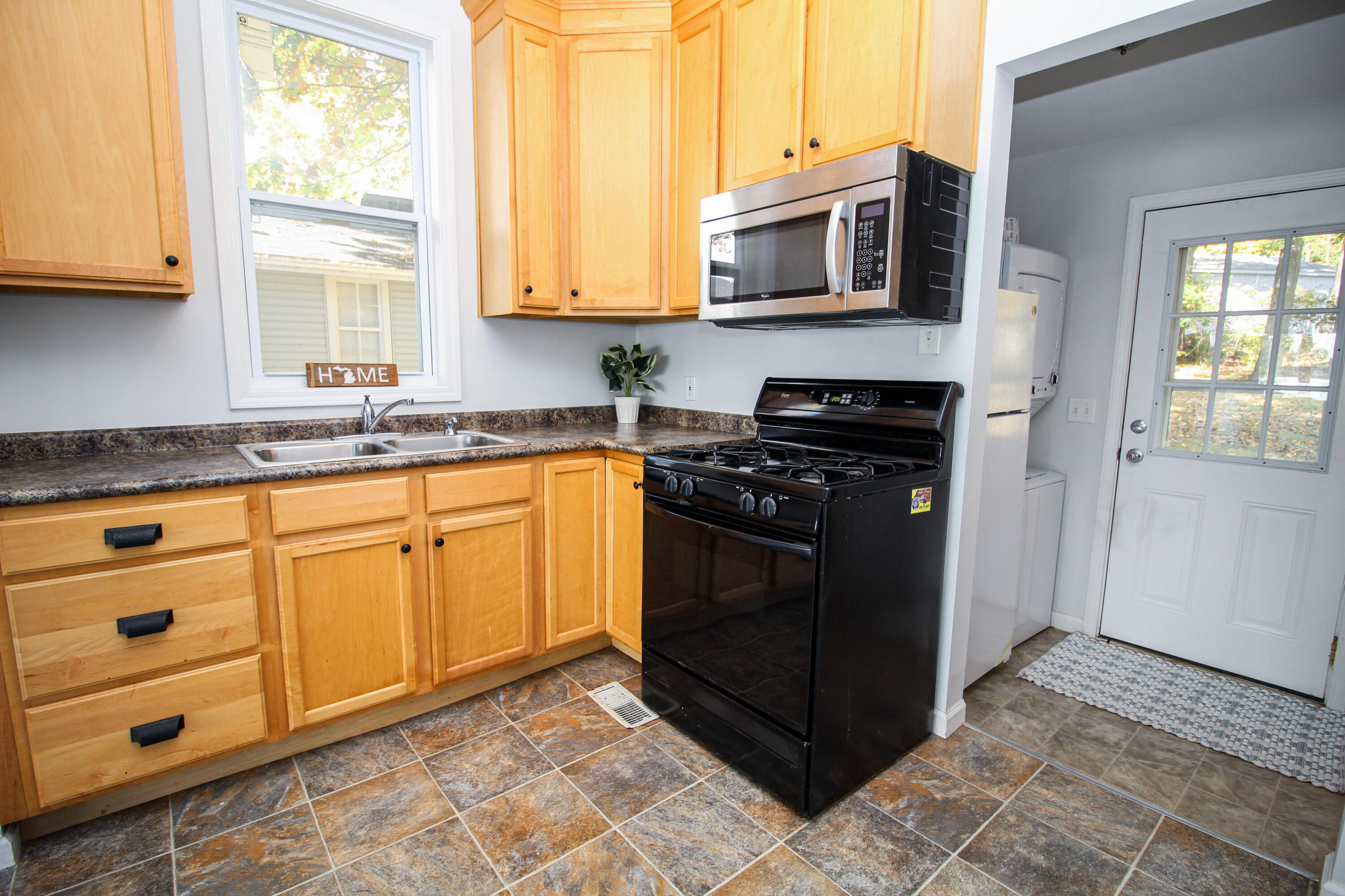 58463 Loop Road Property Photo 18