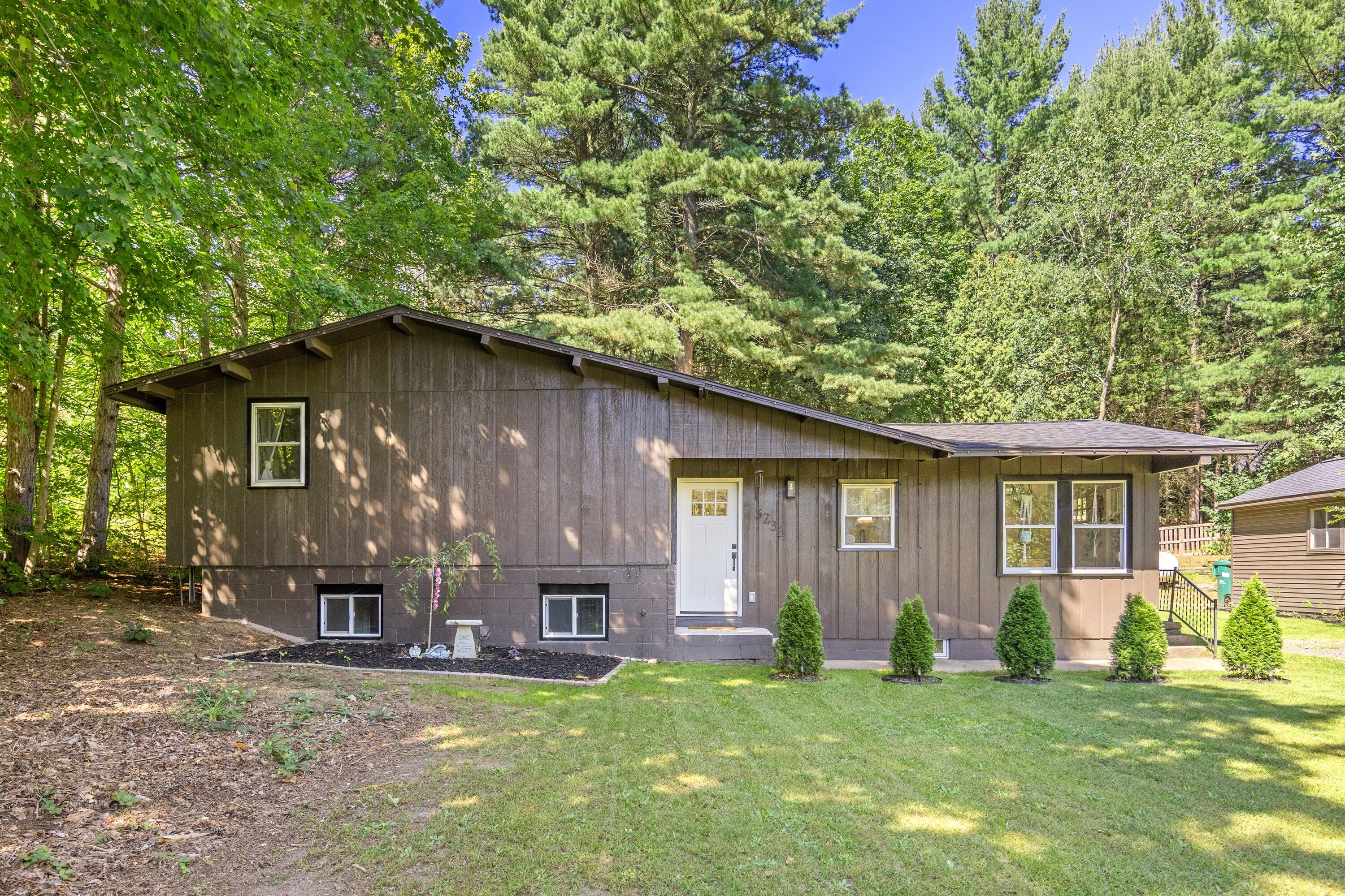 3233 13 Mile Road Ne Property Photo 1