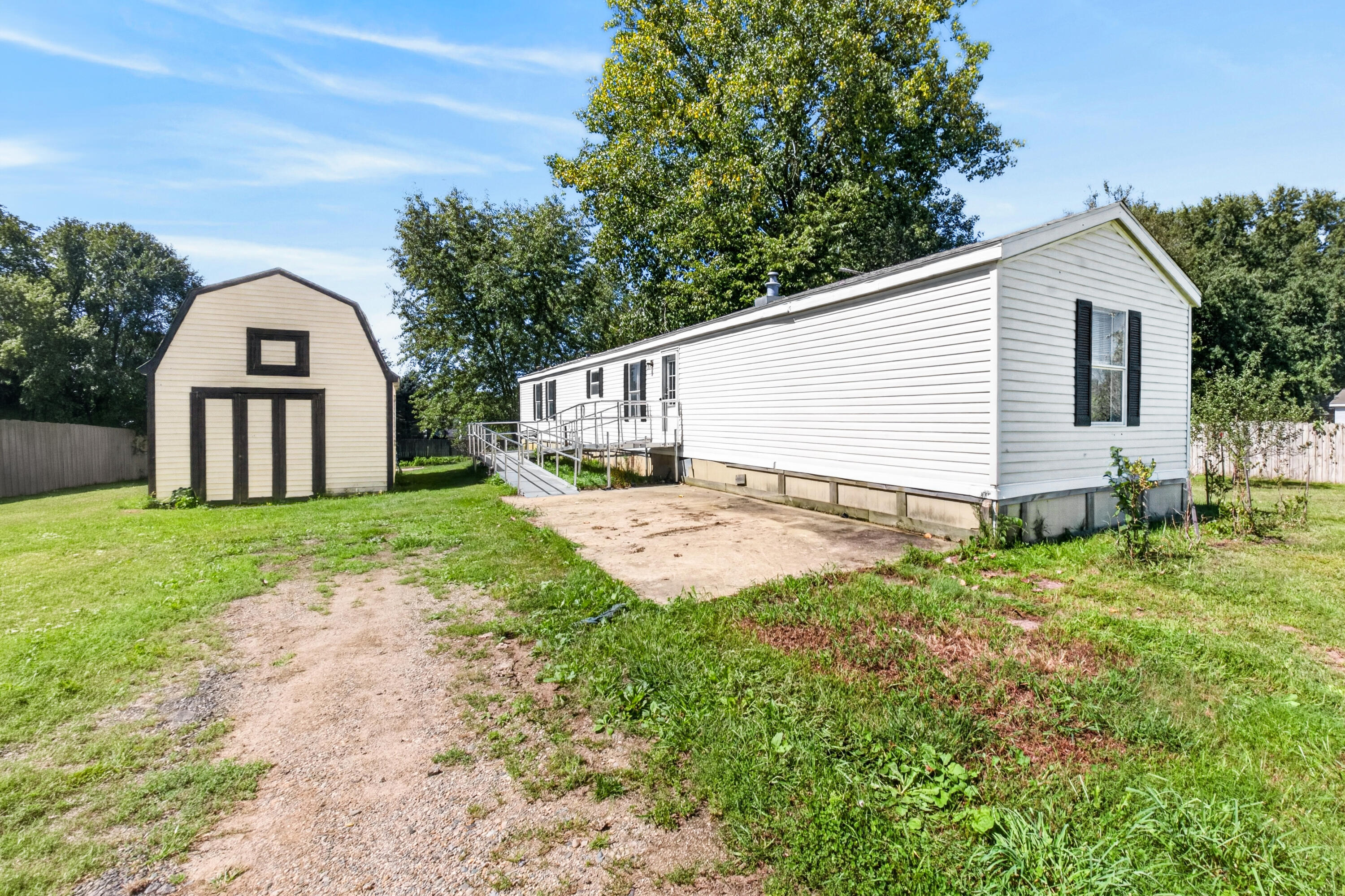 1717 9 Mile Road Property Photo 1