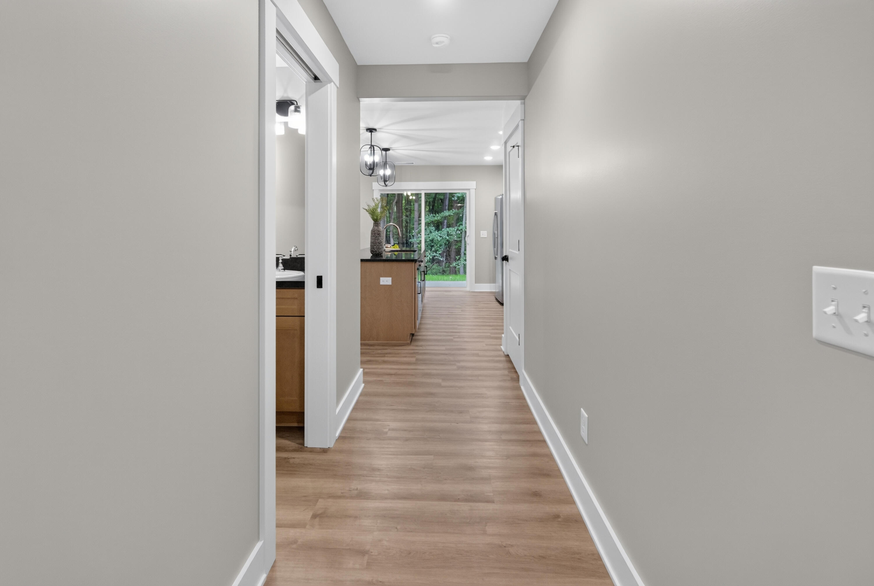 17226 Roosevelt Road Property Photo 5