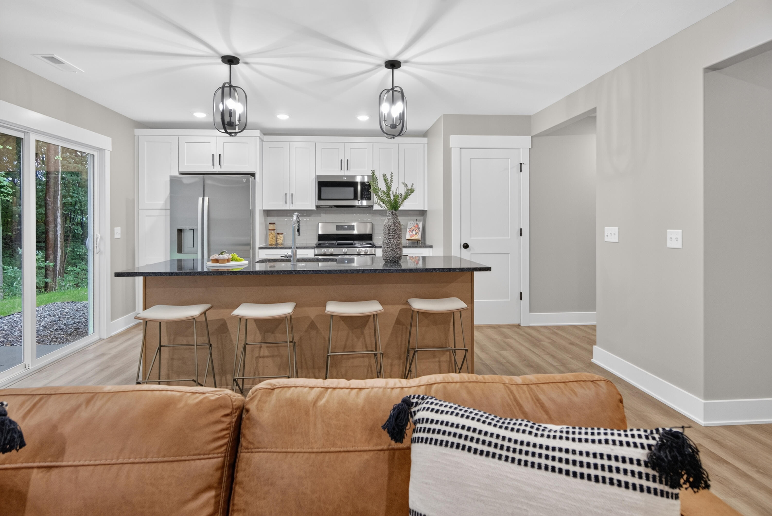 17226 Roosevelt Road Property Photo 8