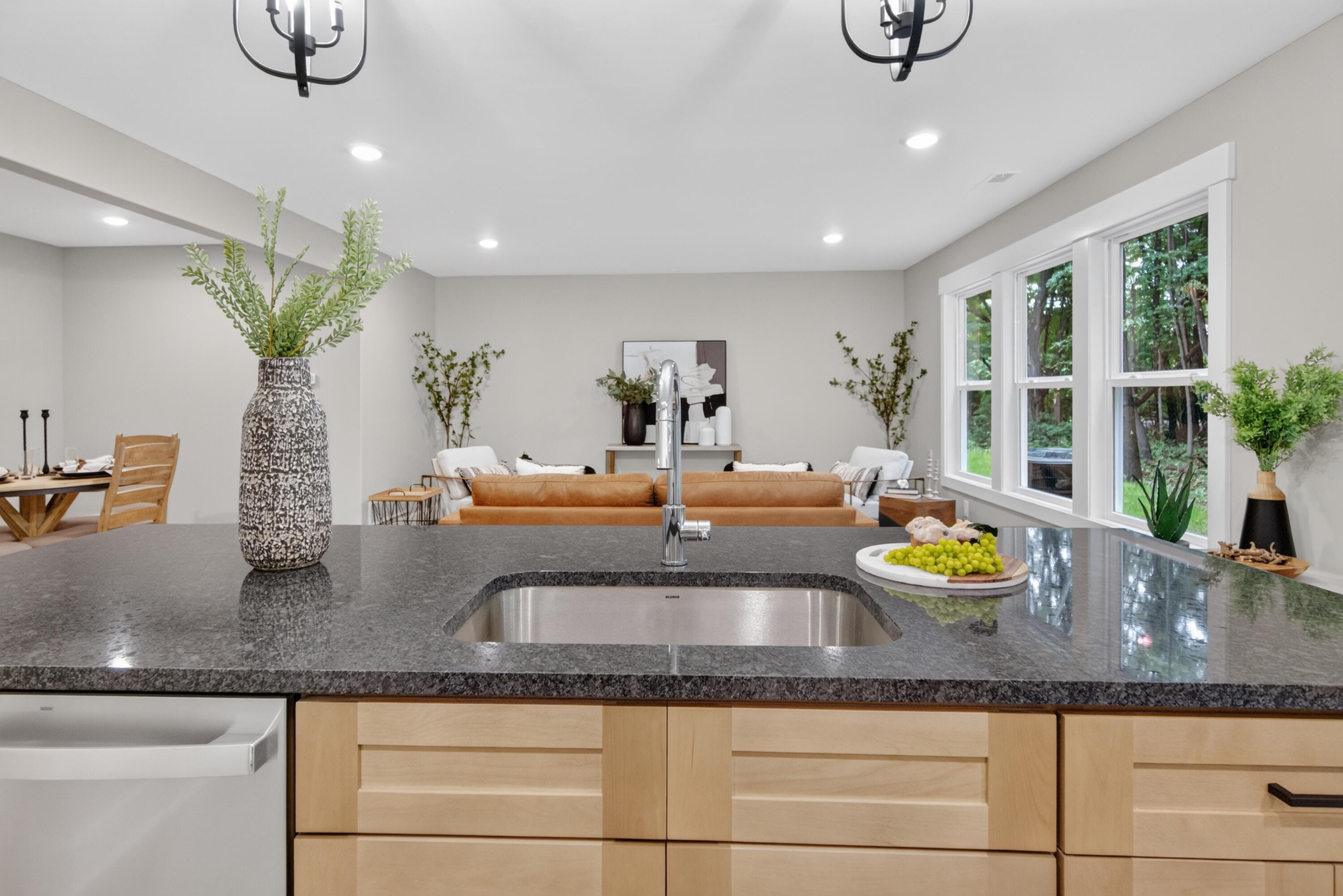 17226 Roosevelt Road Property Photo 12