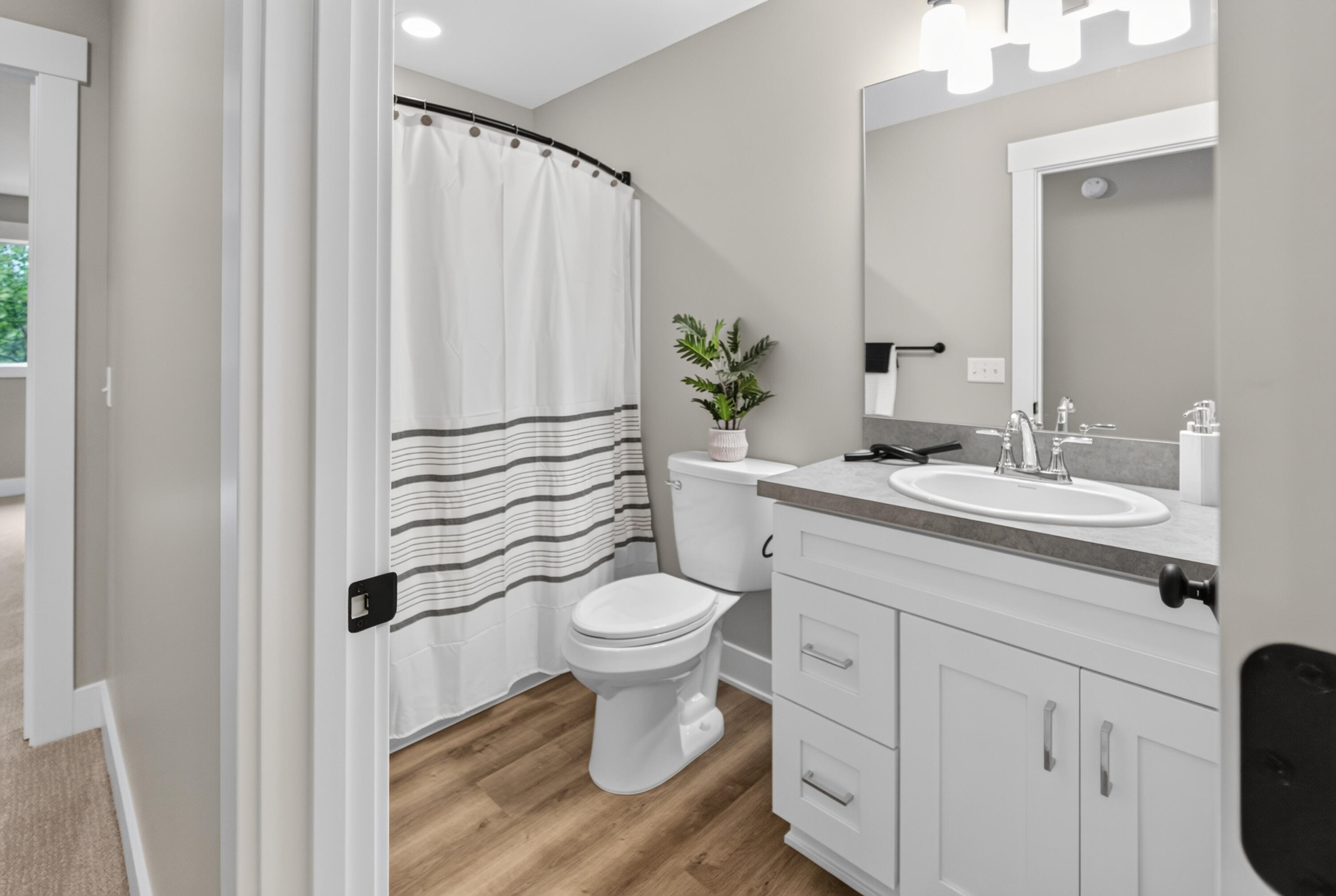 17226 Roosevelt Road Property Photo 31