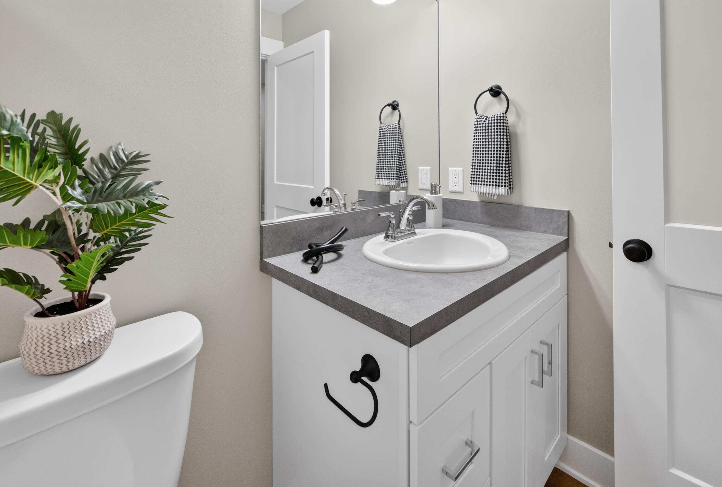 17226 Roosevelt Road Property Photo 32