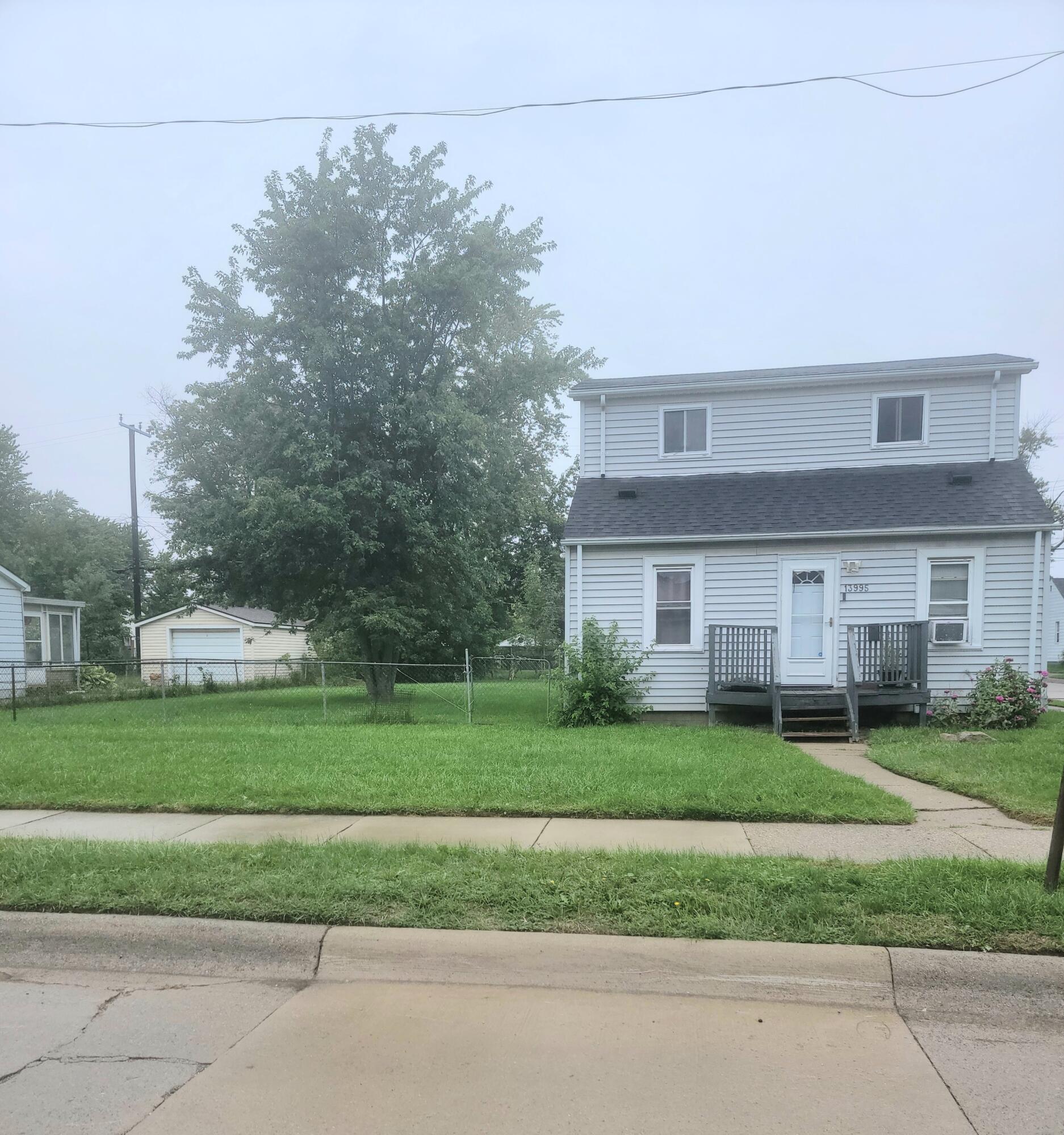 13995 Hendricks Avenue Property Photo 2