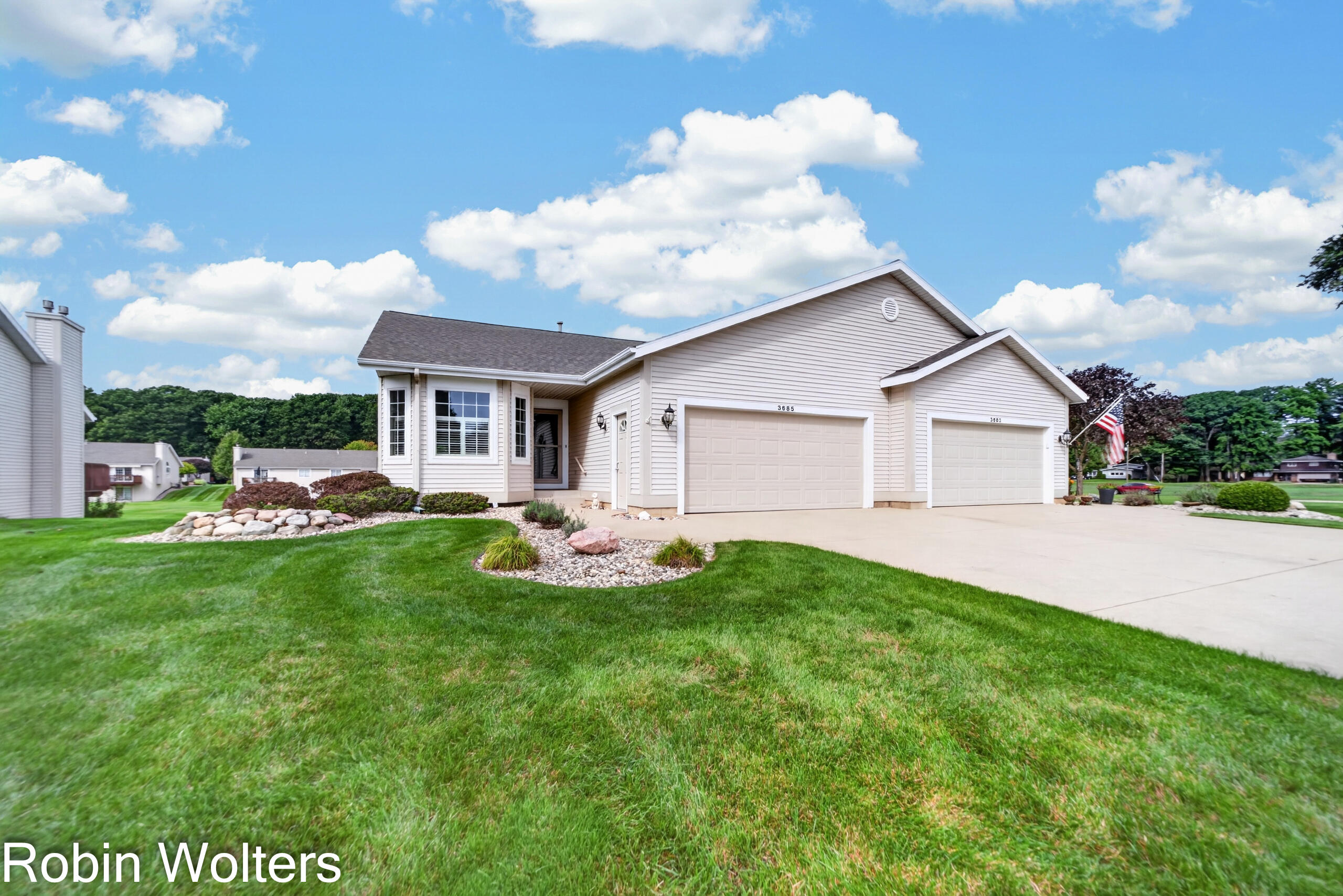 3685 Fairway Drive Property Photo 1