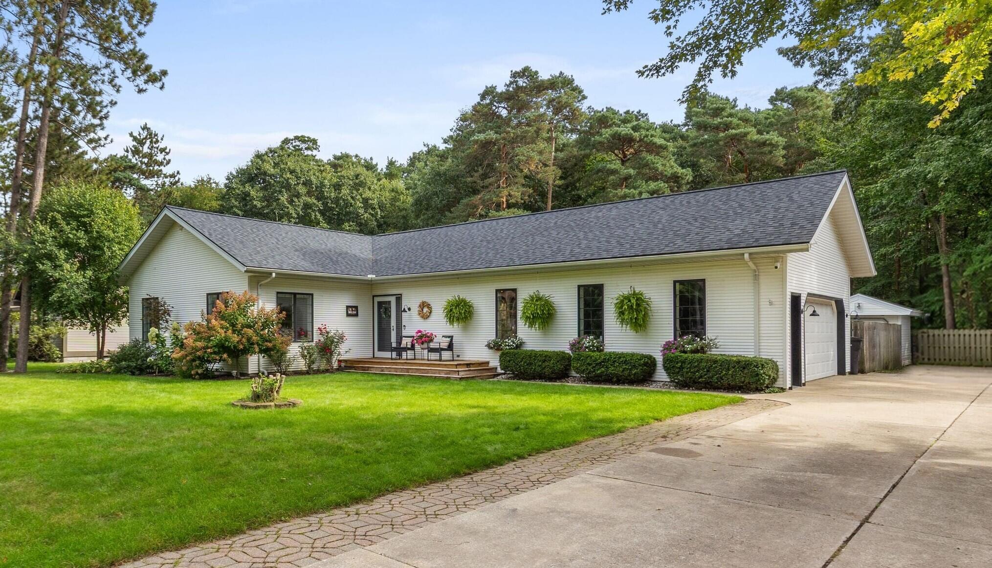 13342 Forest Park Drive Property Photo 1