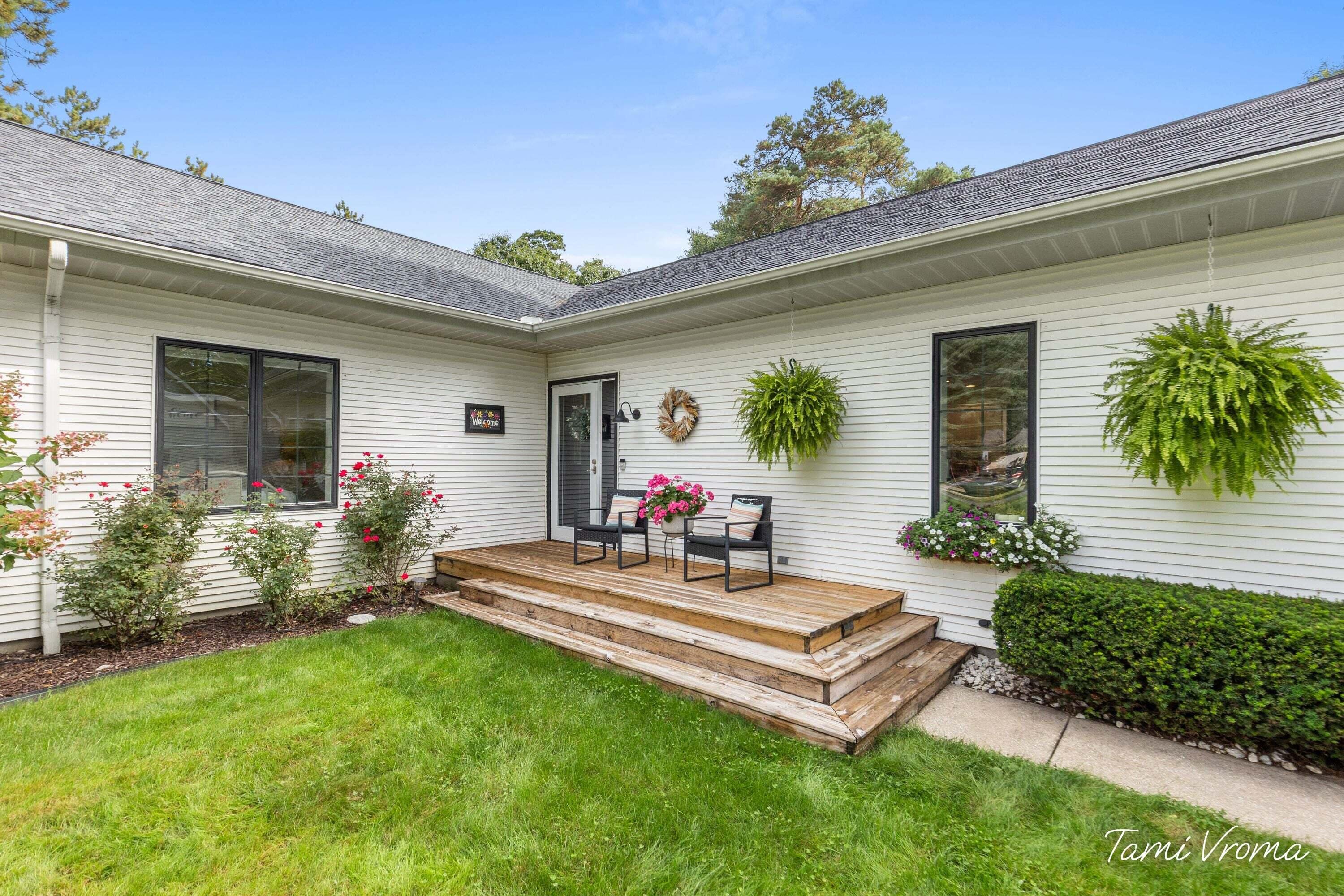13342 Forest Park Drive Property Photo 2
