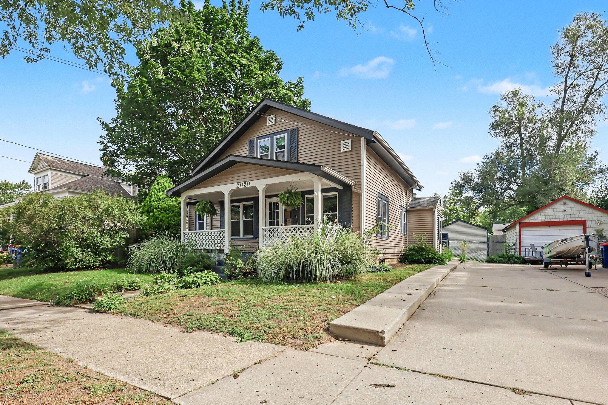 2020 Lafayette Avenue Ne Property Photo 1