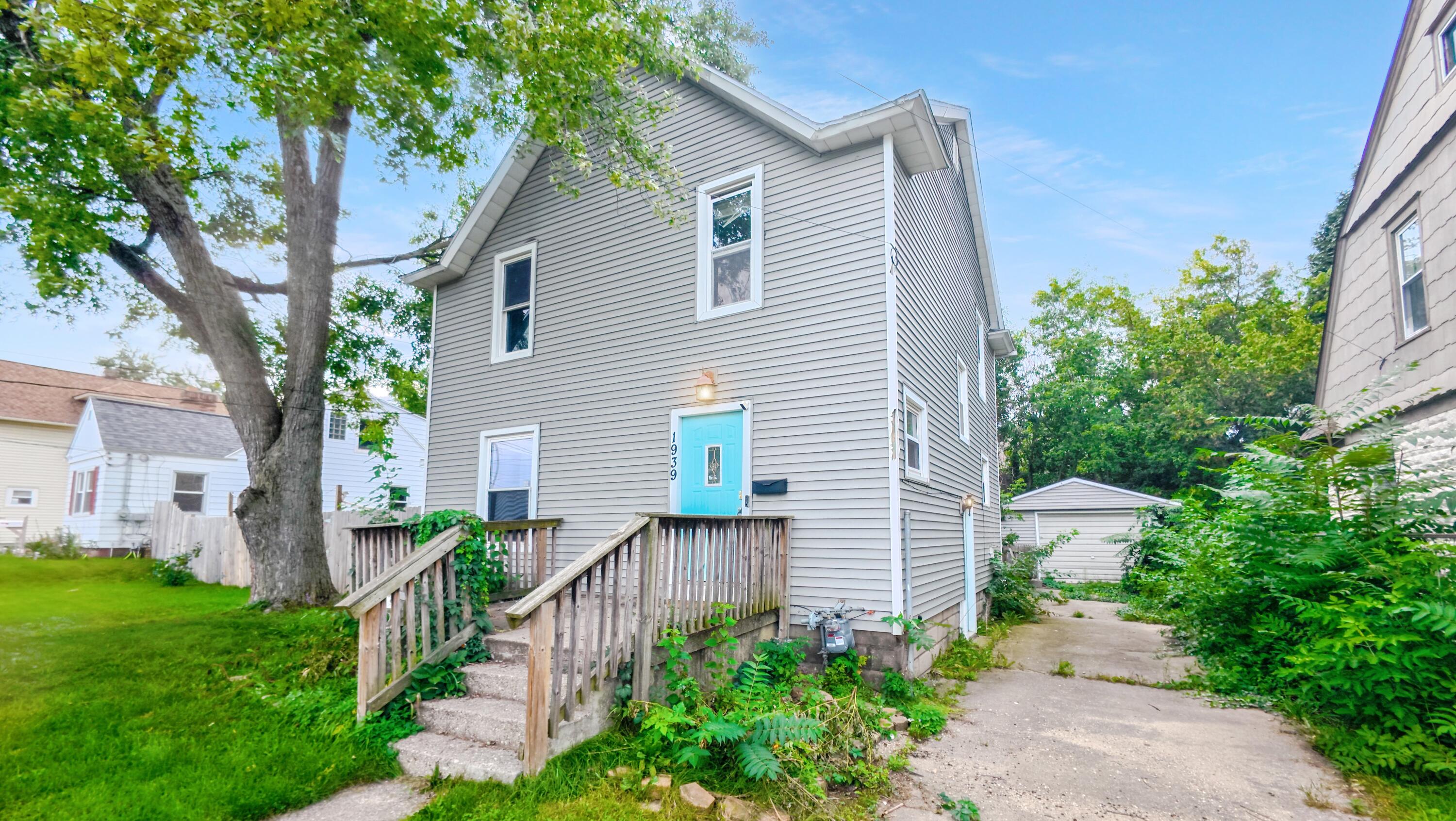 1939 Delwood Avenue Sw Property Photo 1