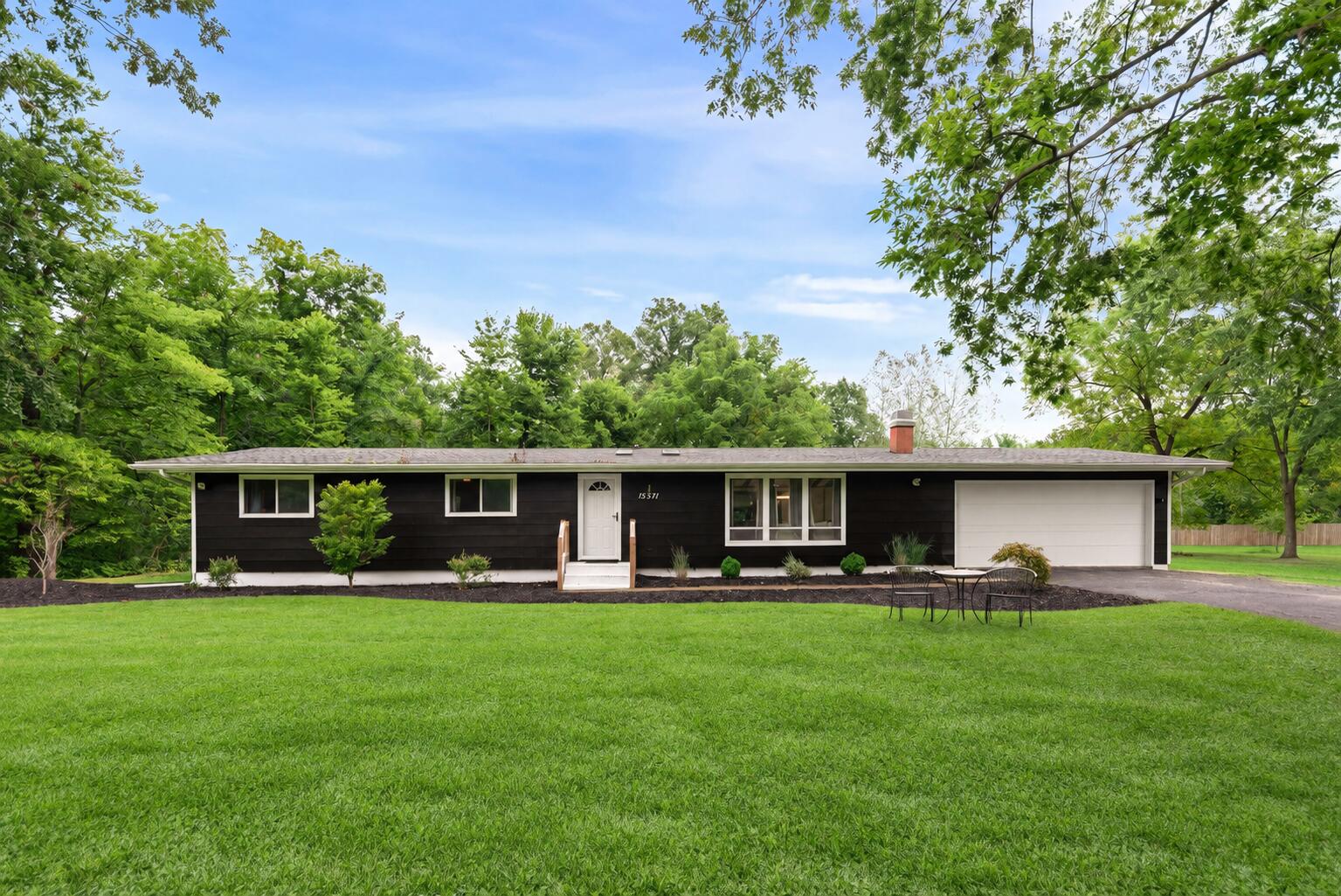 15871 Lakeside Road Property Photo 1