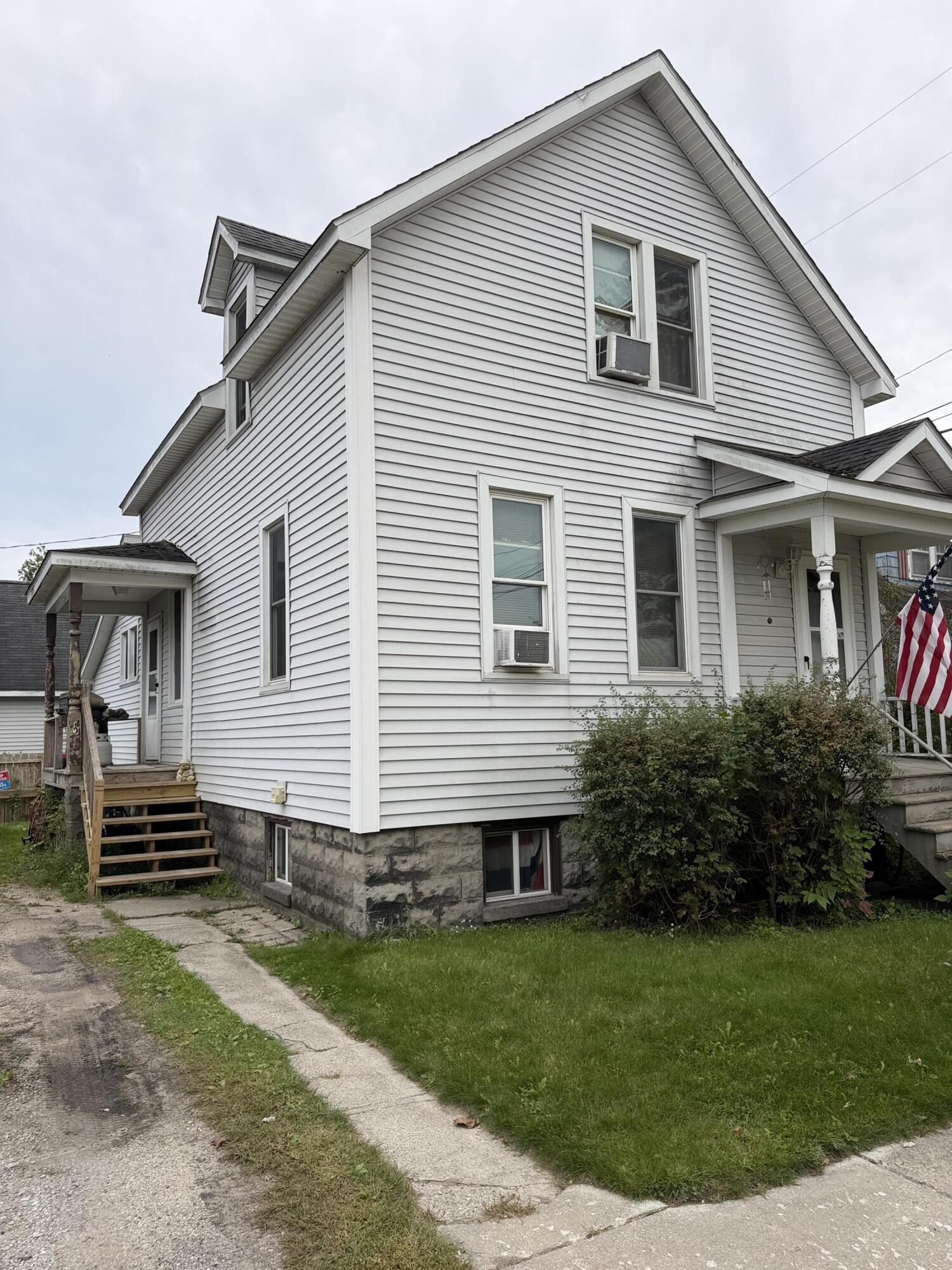 210 S 7th Avenue Property Photo 1