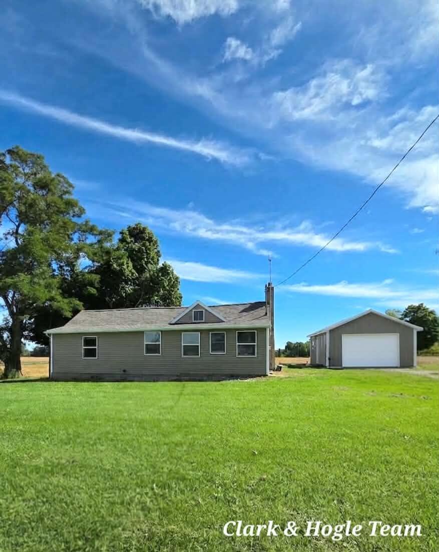 2983 Divine Highway Property Photo 1