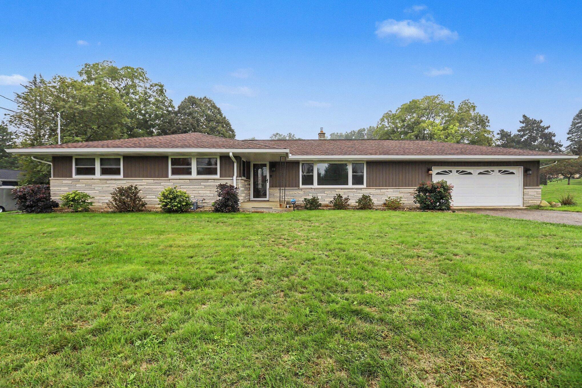 128 Chapel Hill Drive Property Photo 1