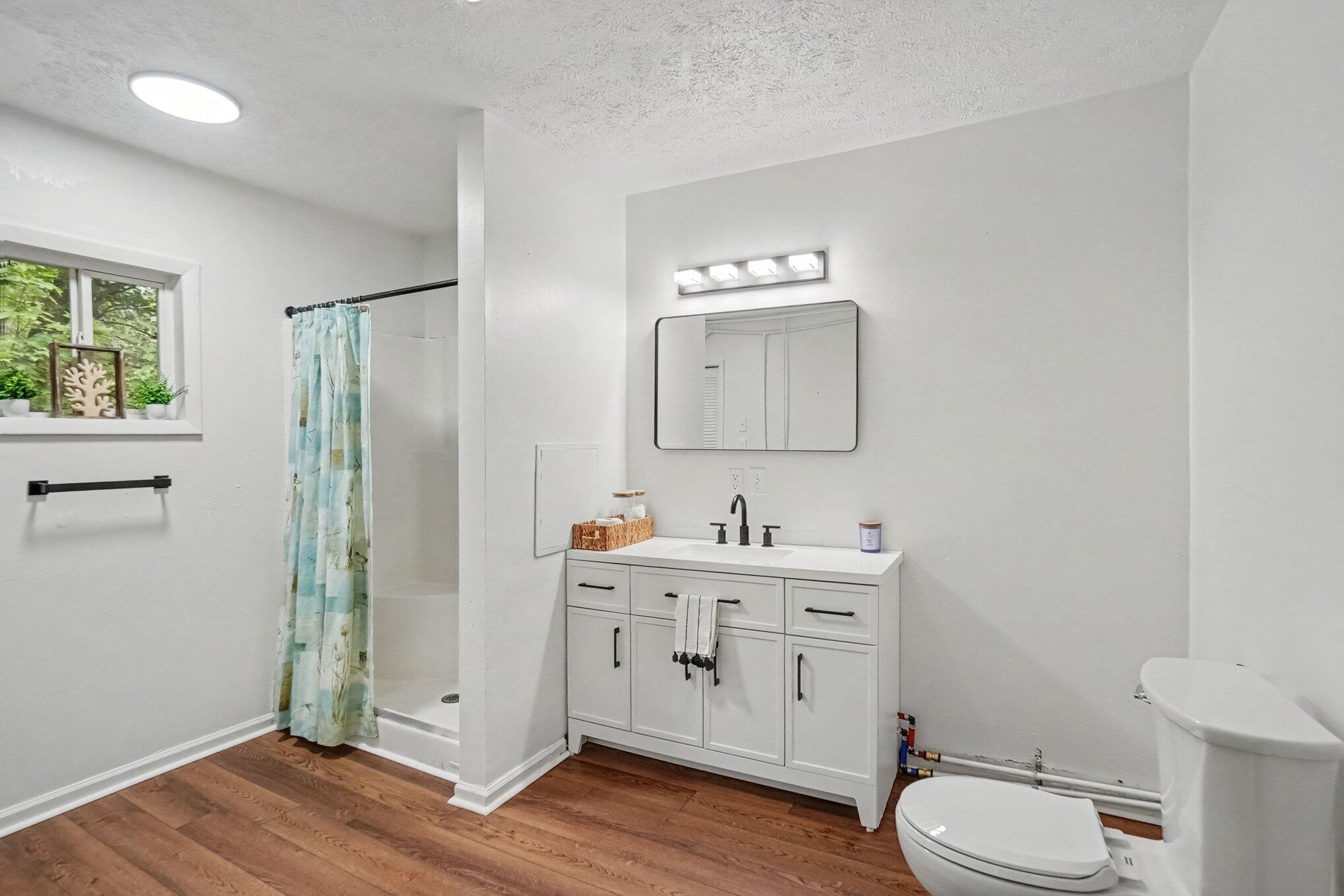 8253 1/2 E 62nd Street Property Photo 11