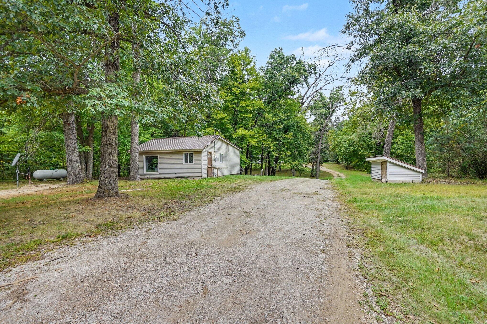 8253 1/2 E 62nd Street Property Photo 17