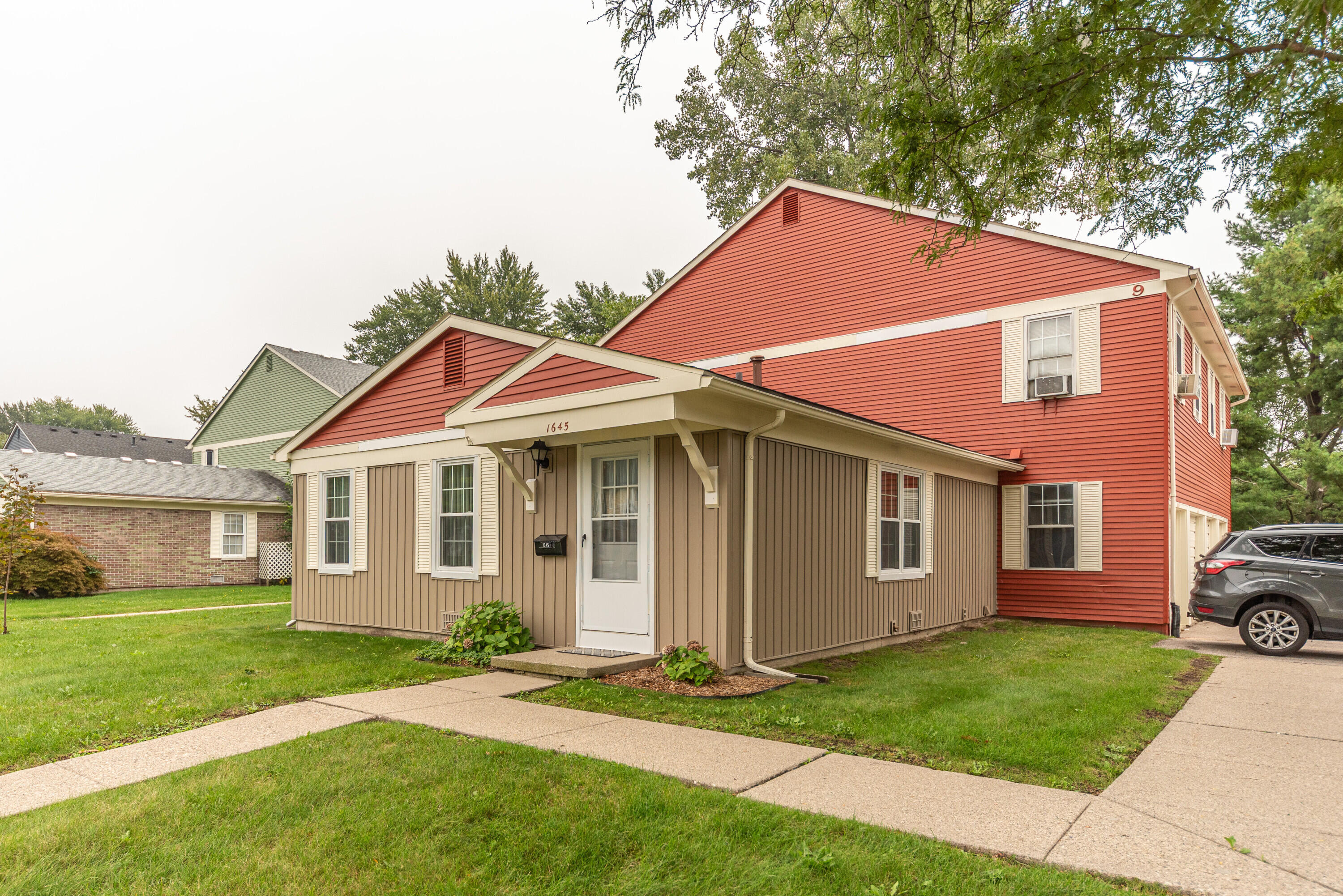 1645 Wingate Boulevard Property Photo 3