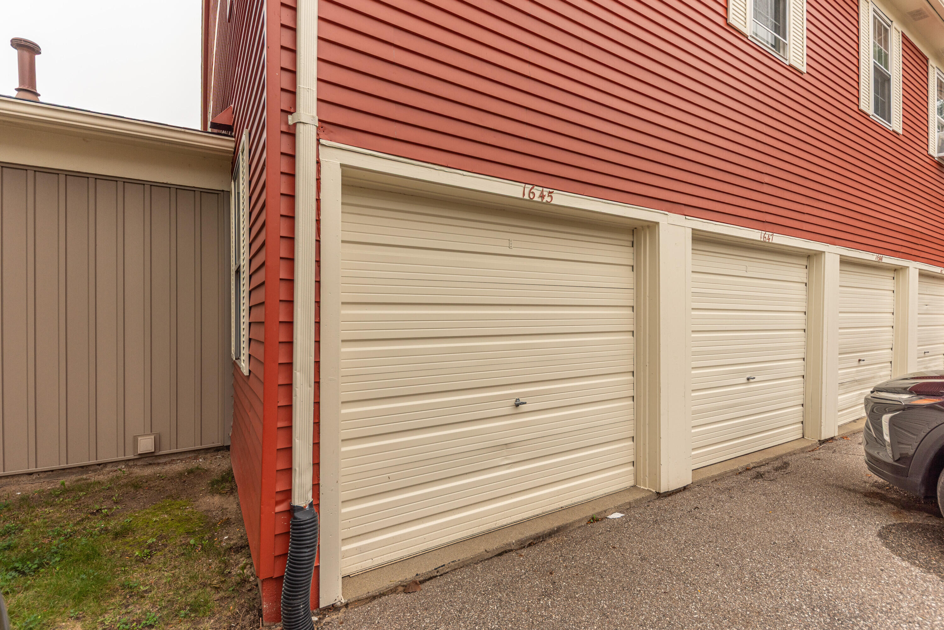 1645 Wingate Boulevard Property Photo 4