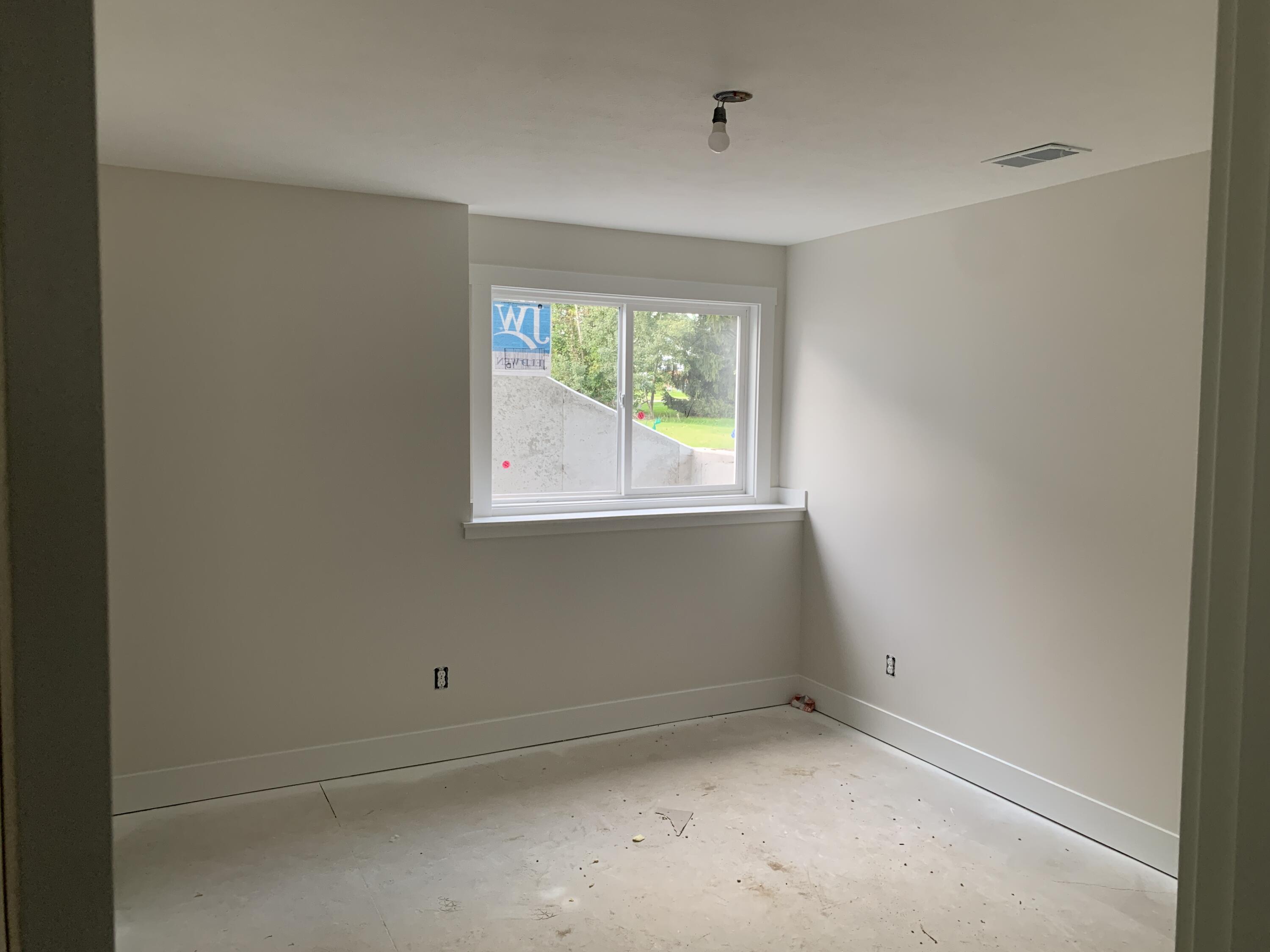 7054 Pinehurst Drive Ne Property Photo 9