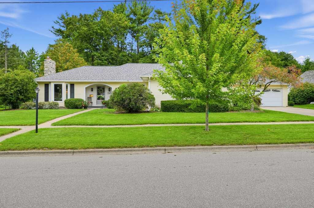 343 E Maple Street Property Photo 1