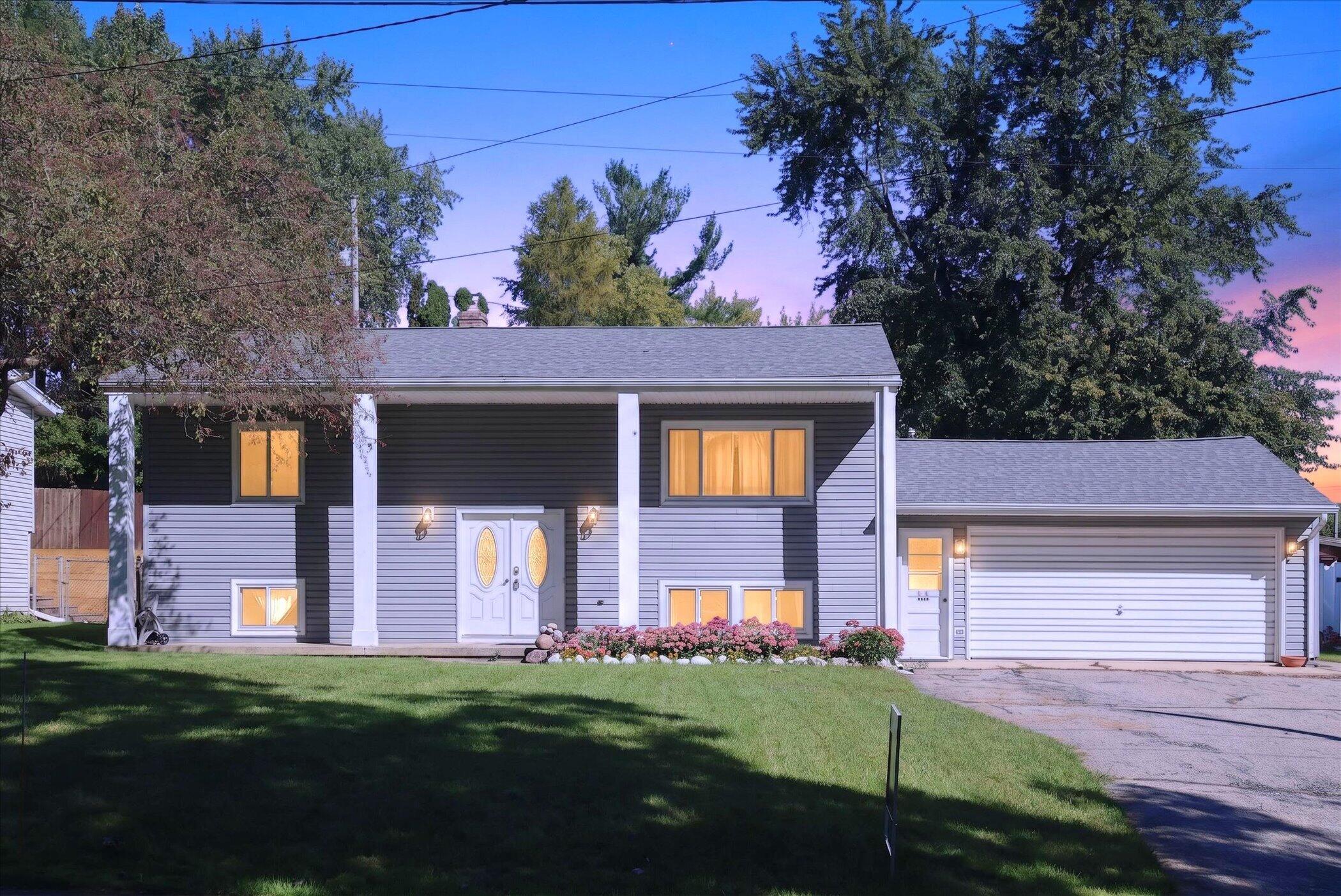 1761 Fulton Street W Property Photo 1