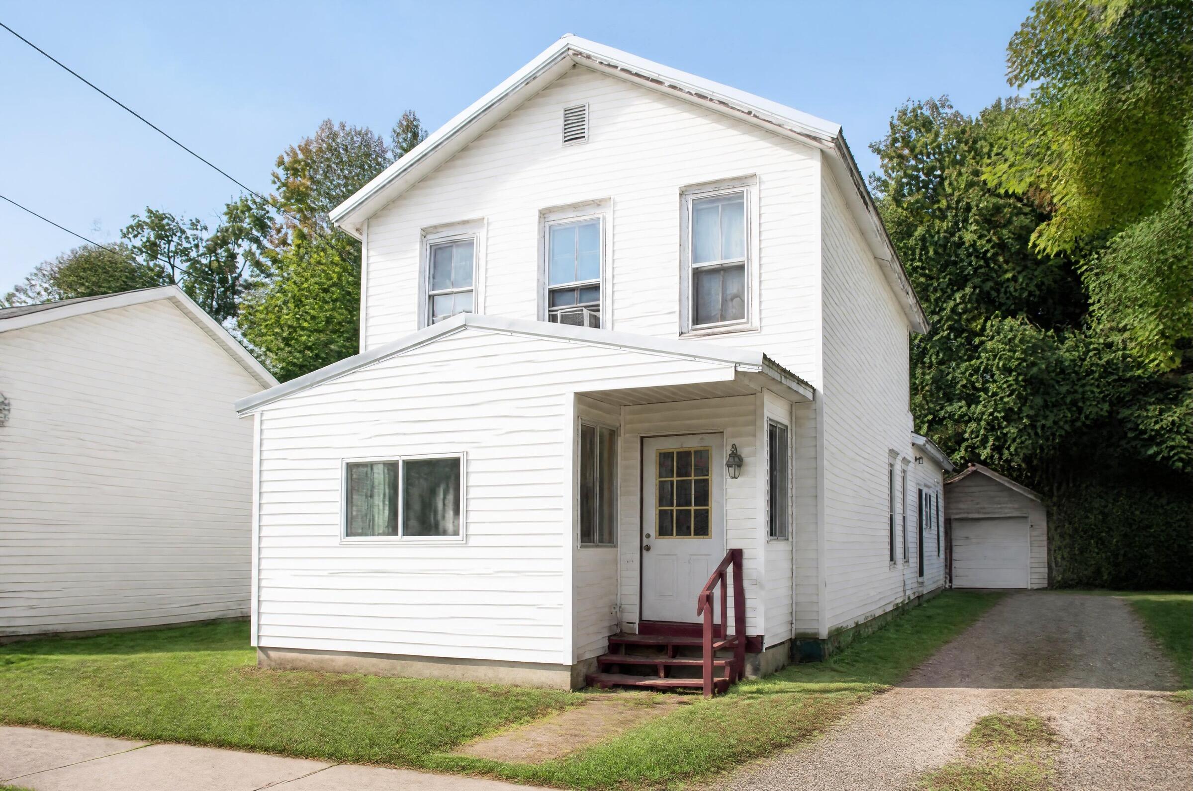 111 N Jackson Street Property Photo 1