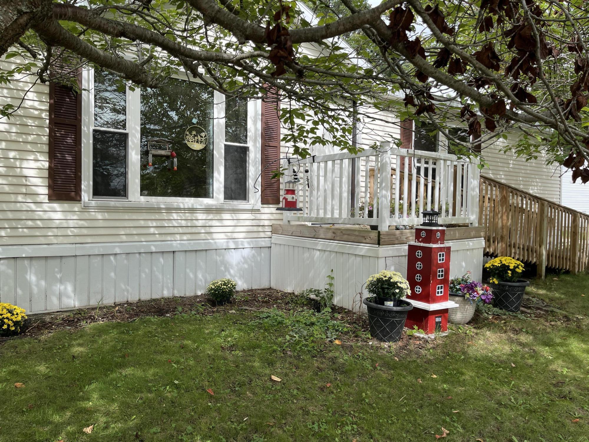 4094 Latas Lane N Property Photo 1