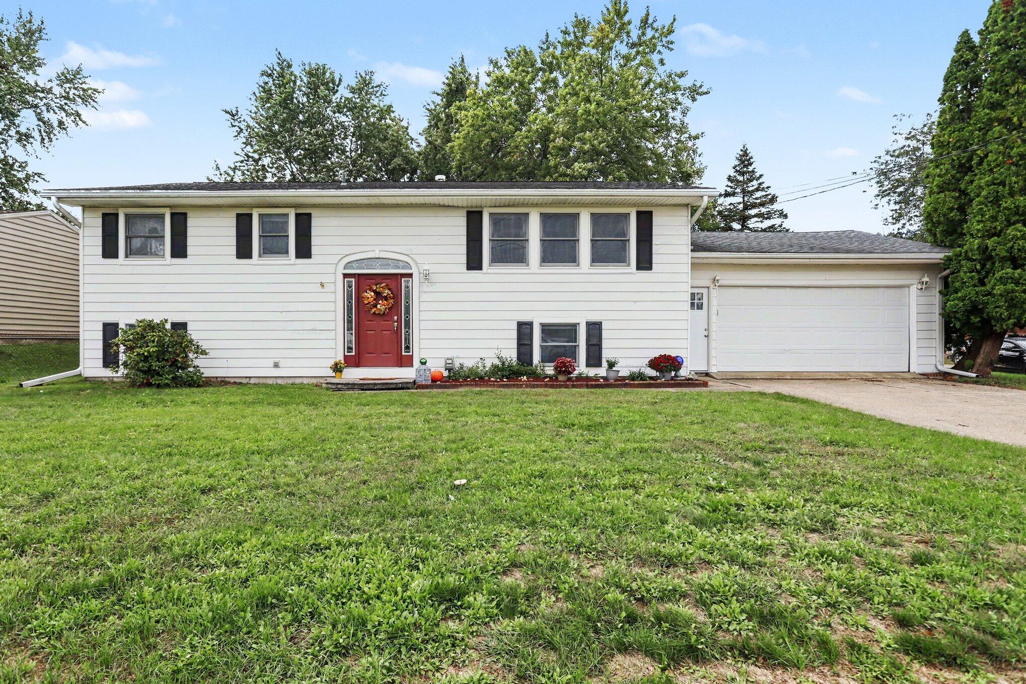 6710 Amberly Street Property Photo 1